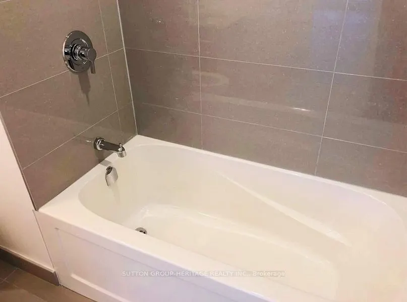109 King Avenue E, #403