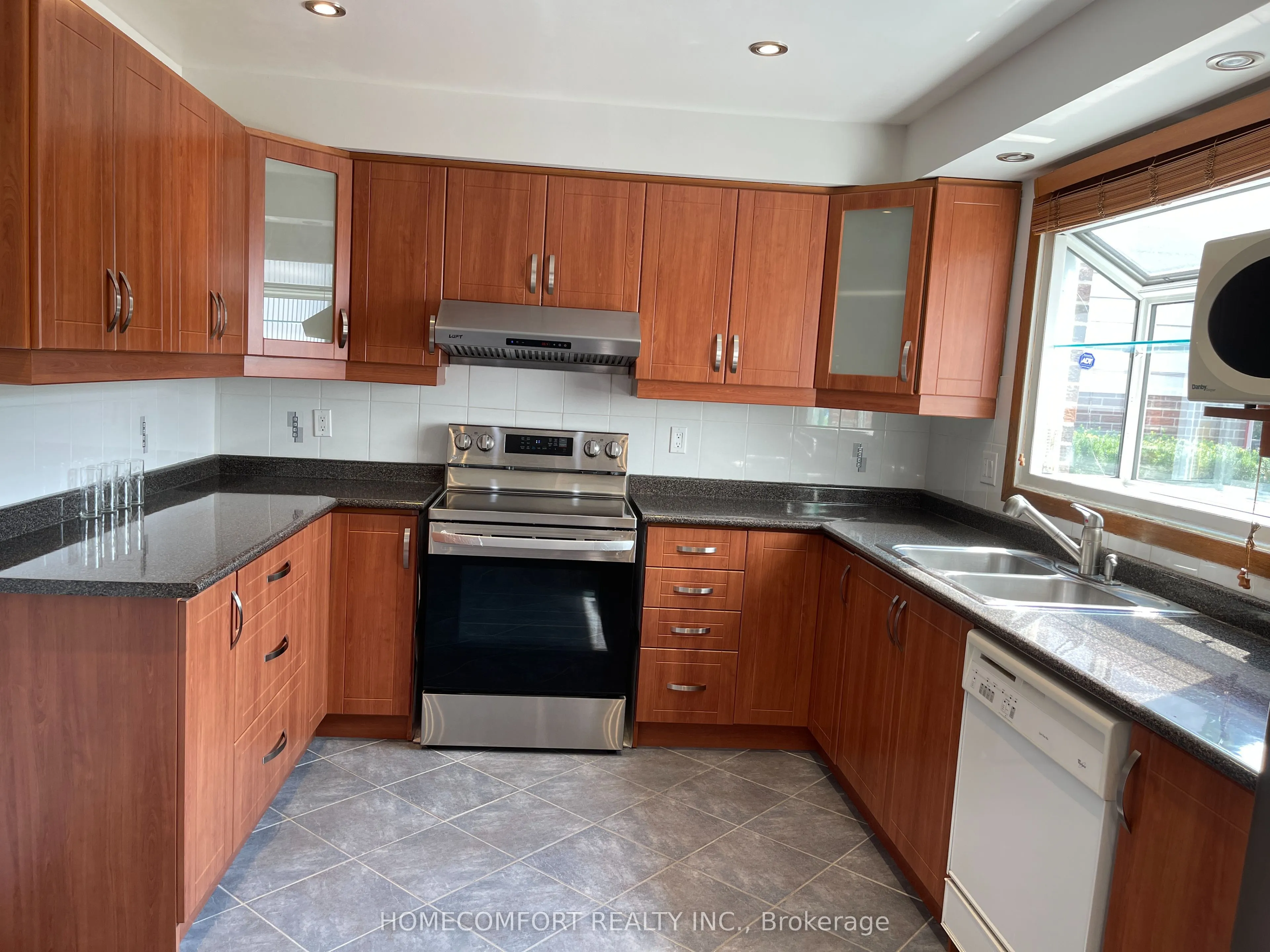 17 Gloxinia Crescent, #Upper