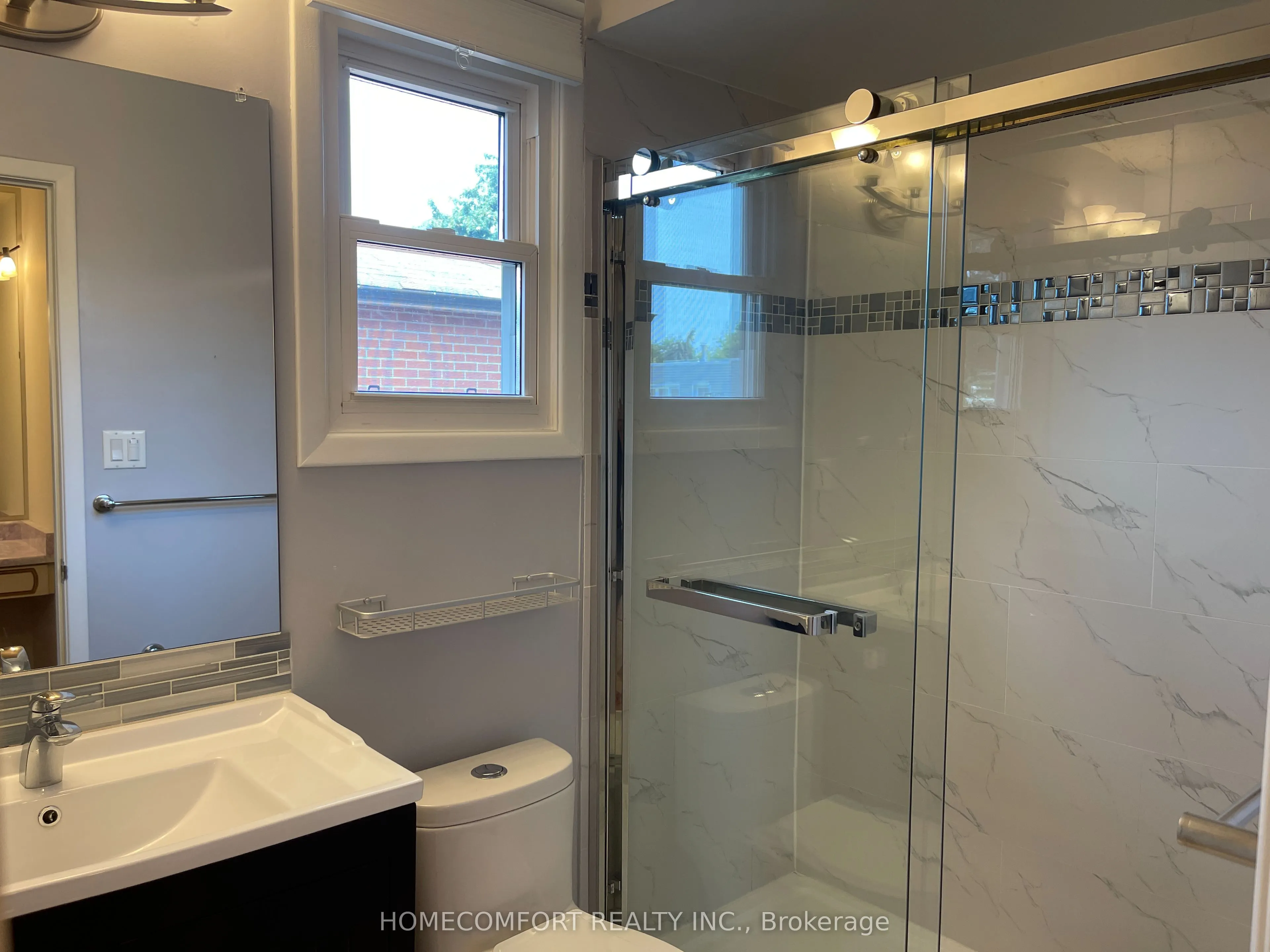 17 Gloxinia Crescent, #Upper