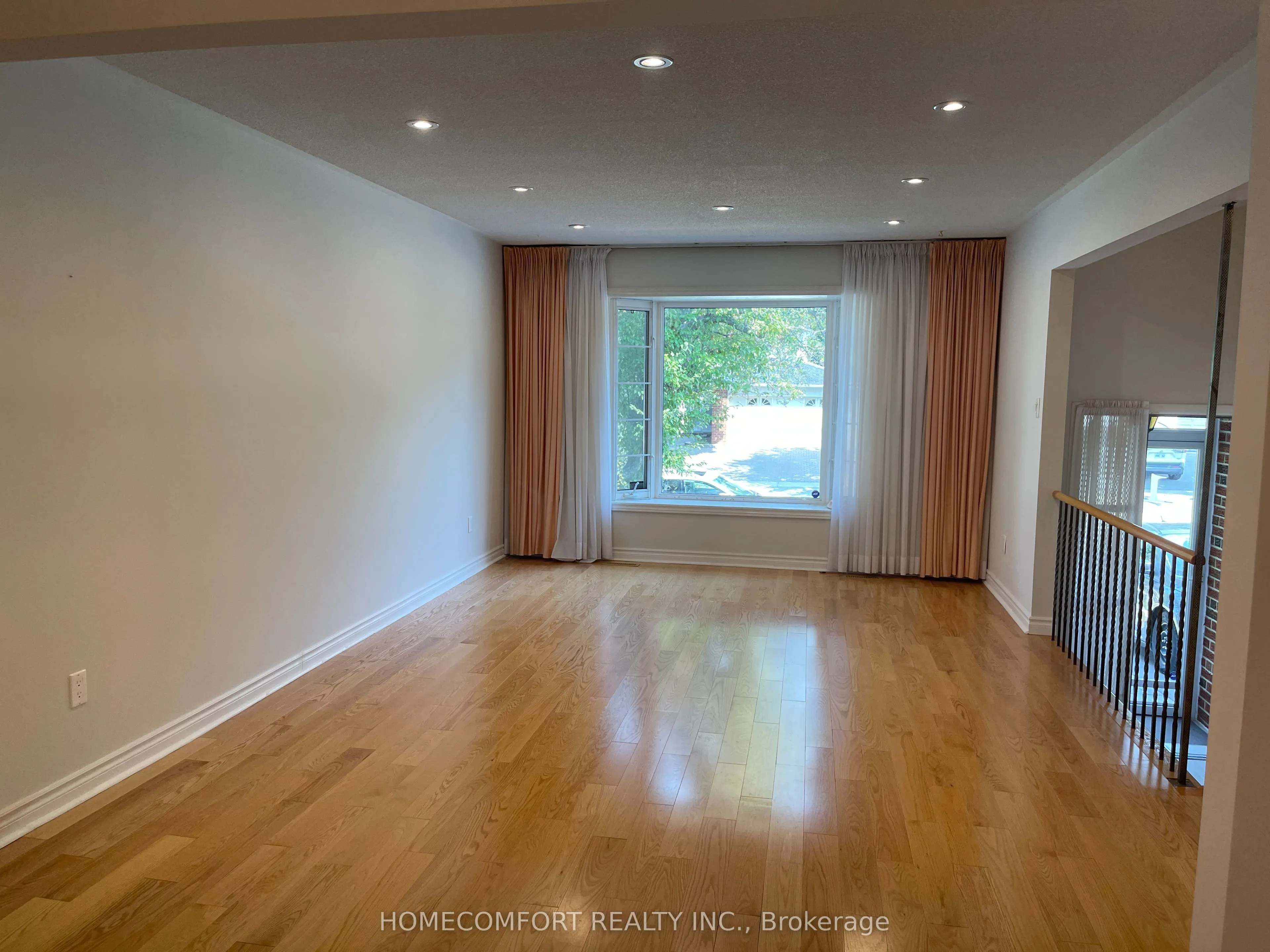 17 Gloxinia Crescent, #Upper