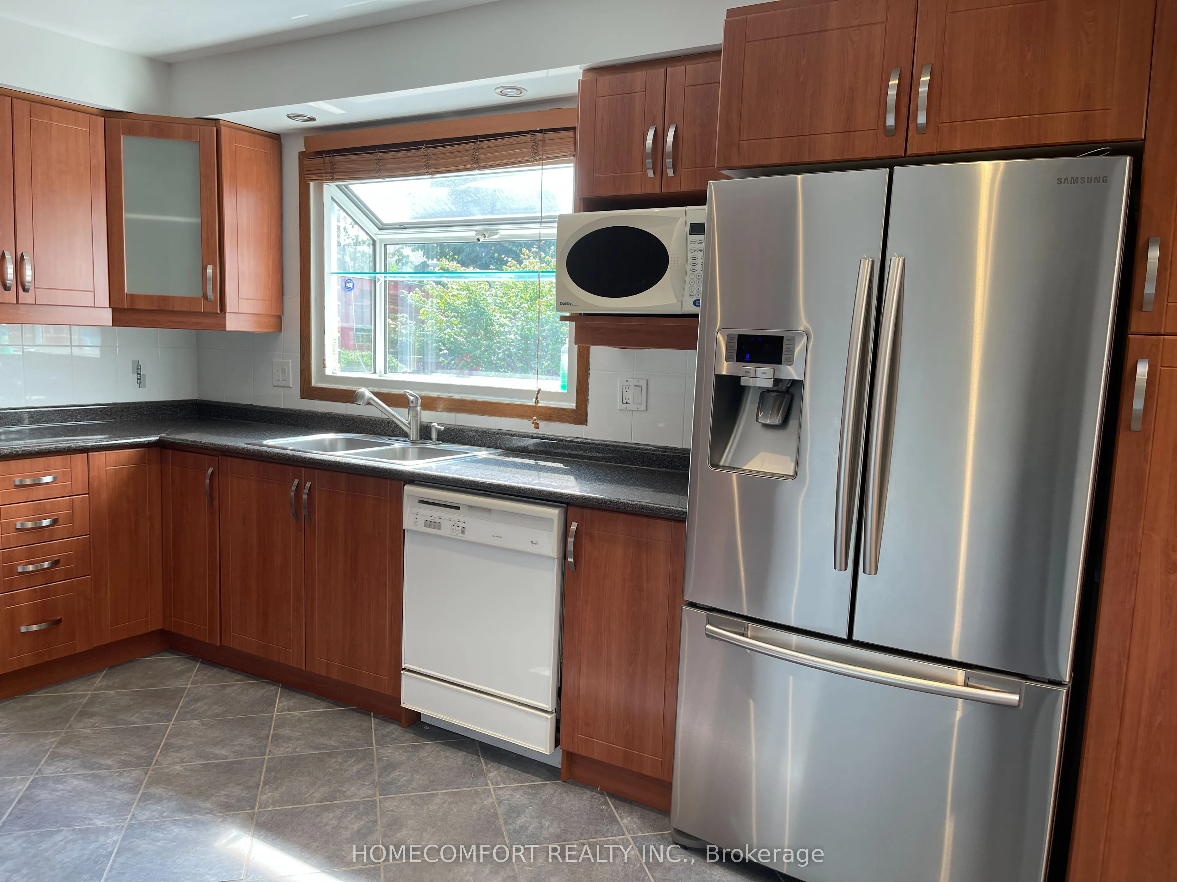 17 Gloxinia Crescent, #Upper