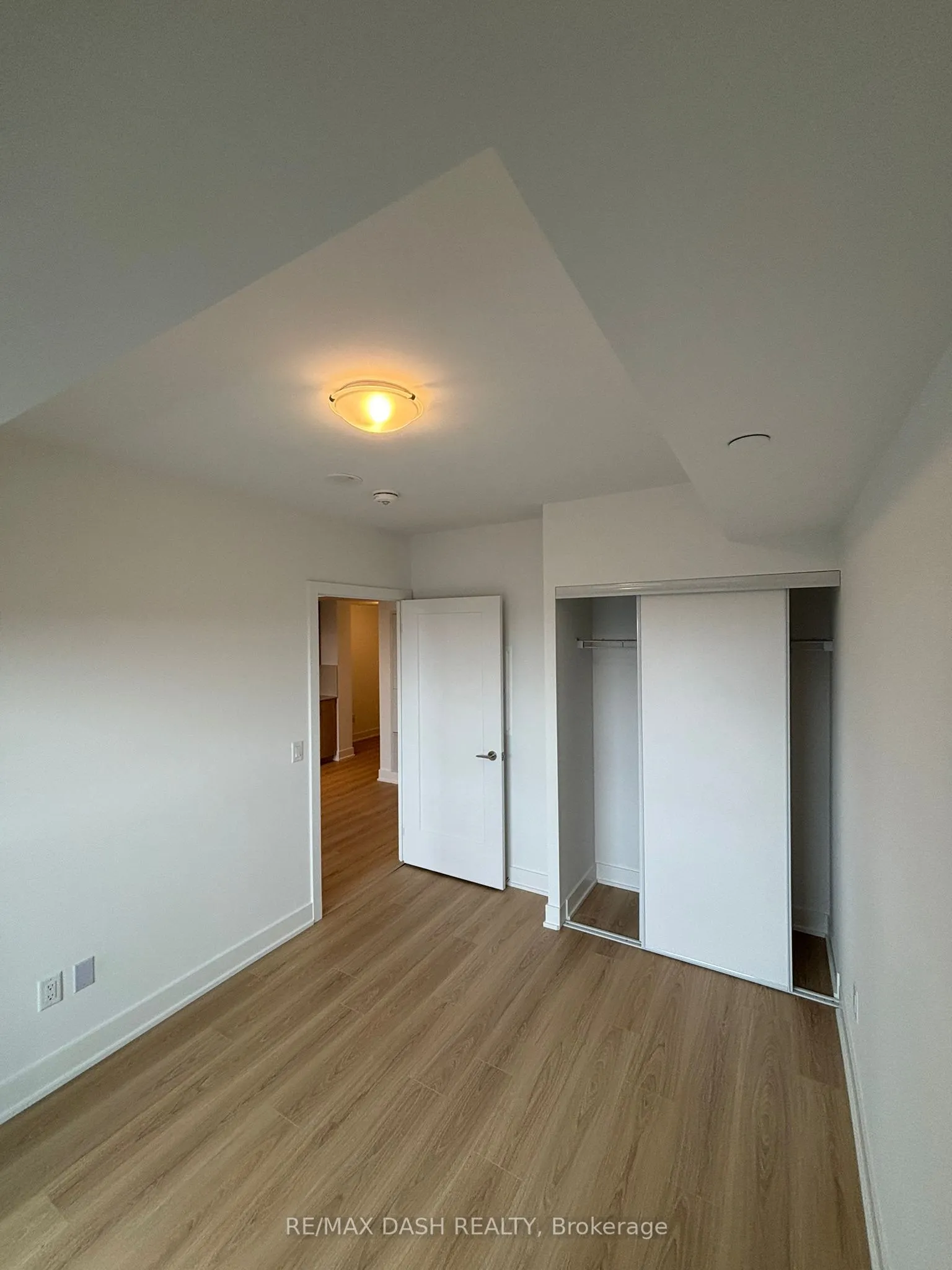 2425 Simcoe Street N, #1022