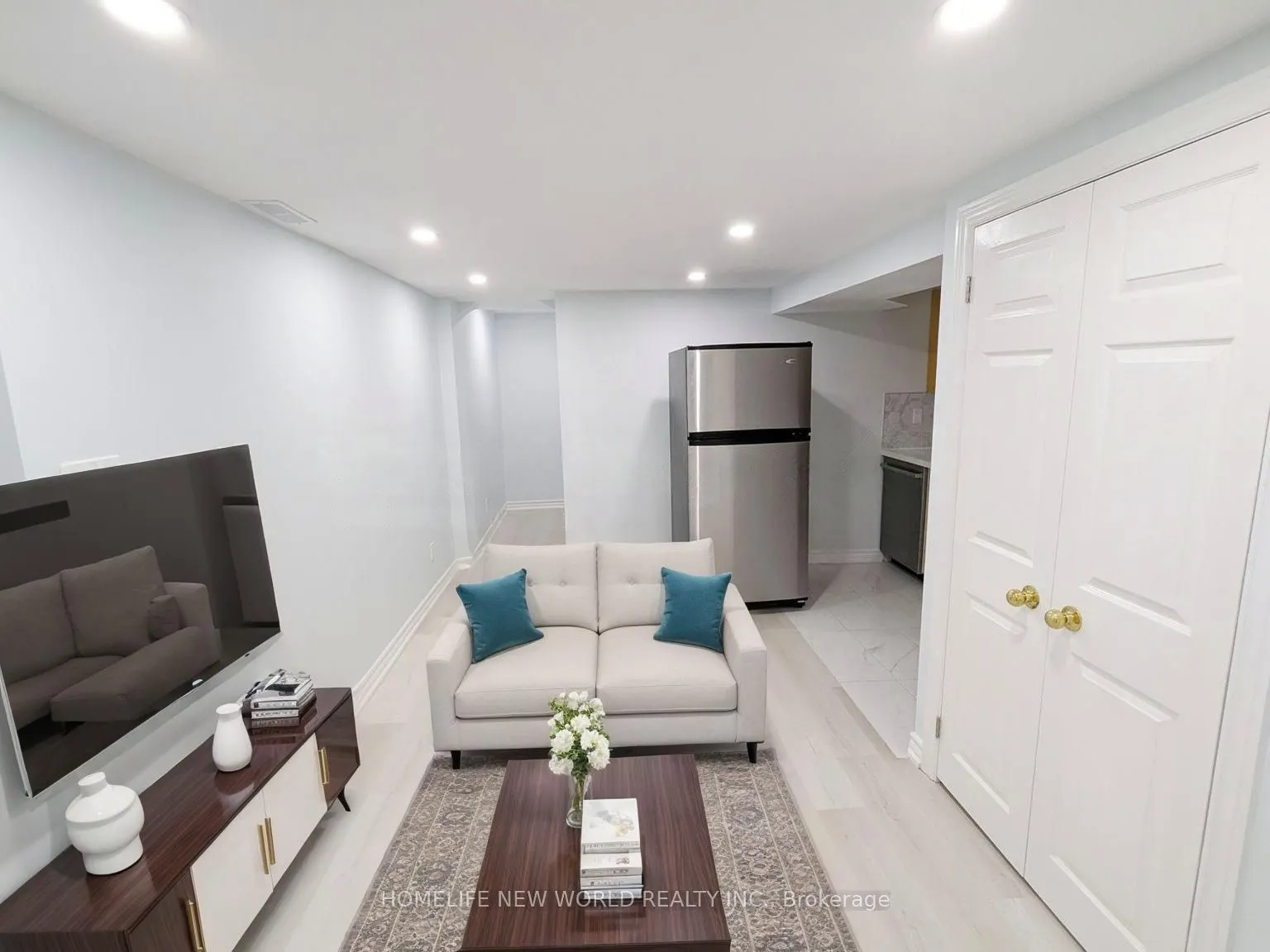 90 Oakvale Avenue, #Lower