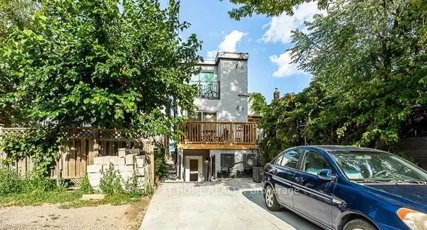 676 Coxwell Avenue, #Main