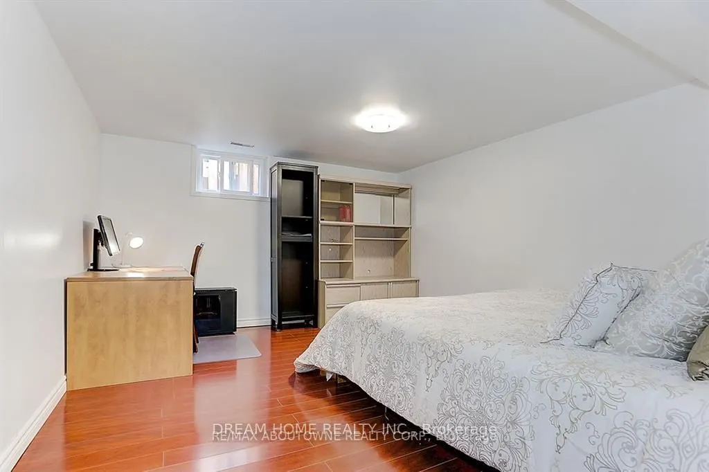 31 Lambeth Square, ##BSMT