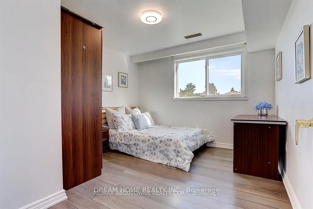 31 Lambeth Square, ##BSMT