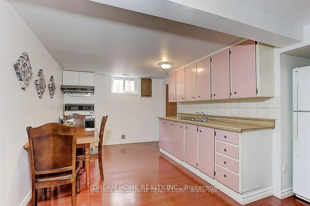 31 Lambeth Square, ##BSMT