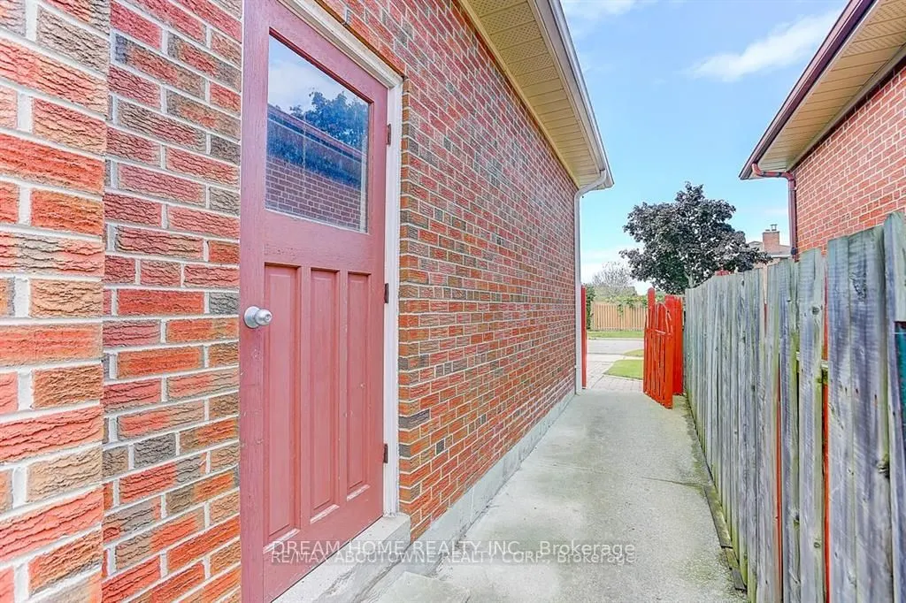 31 Lambeth Square, ##BSMT