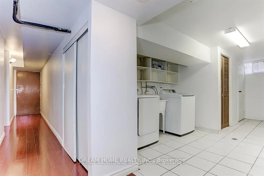 31 Lambeth Square, ##BSMT