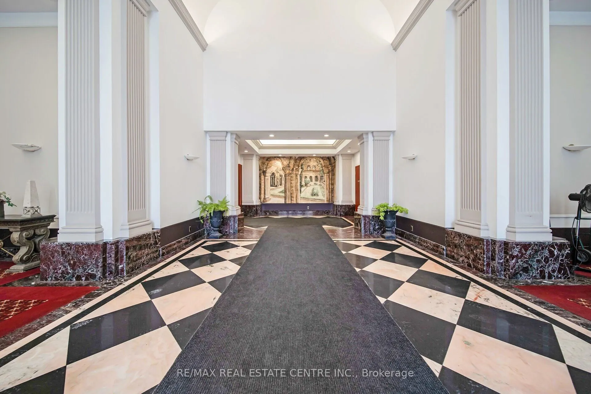 11 Lee Centre Drive, #603