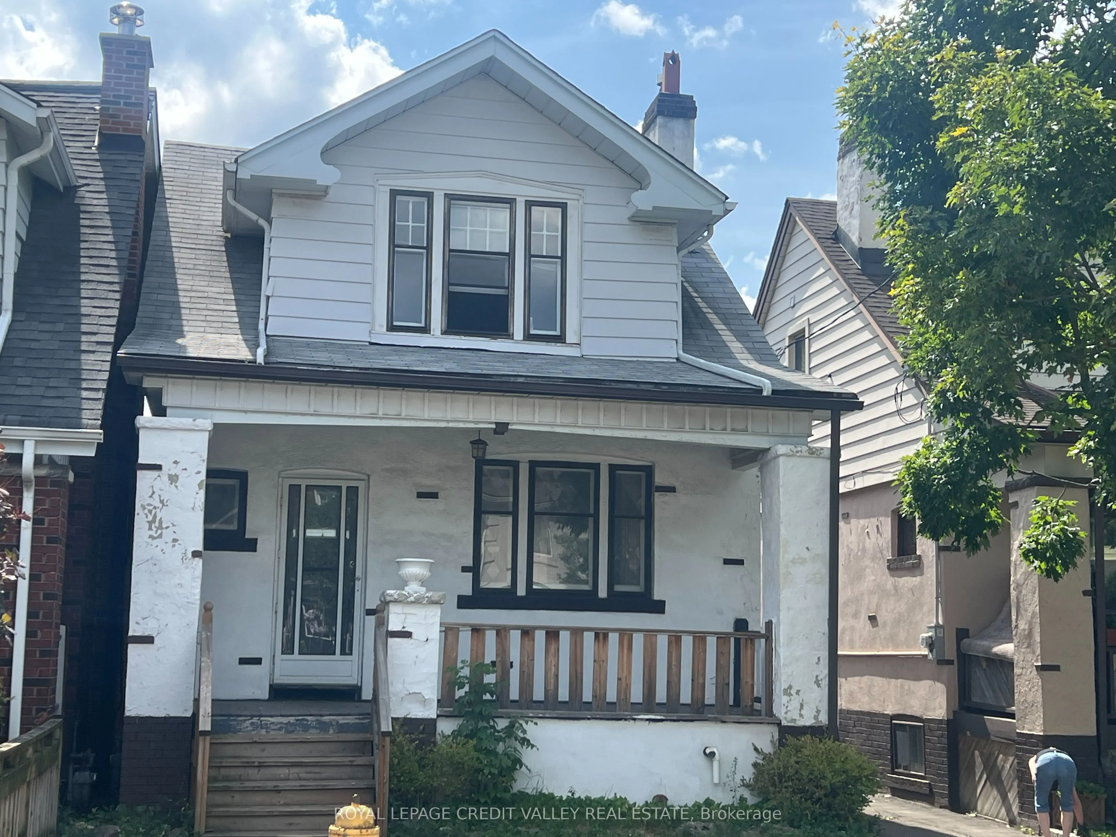 12 Stanhope Avenue