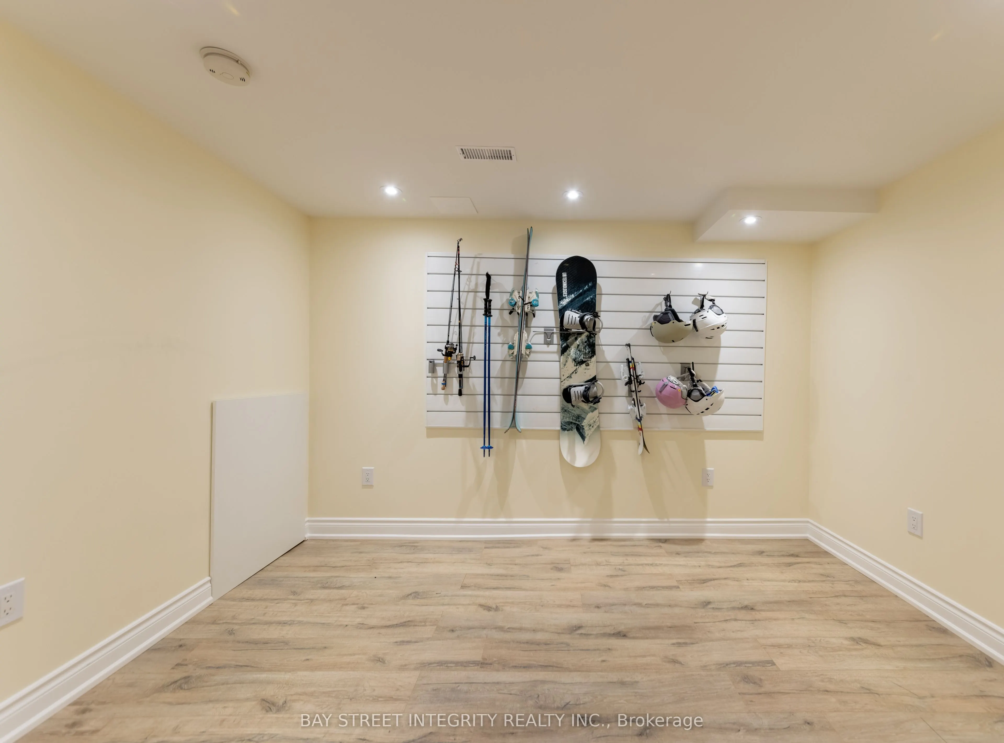 82 Oswell Drive