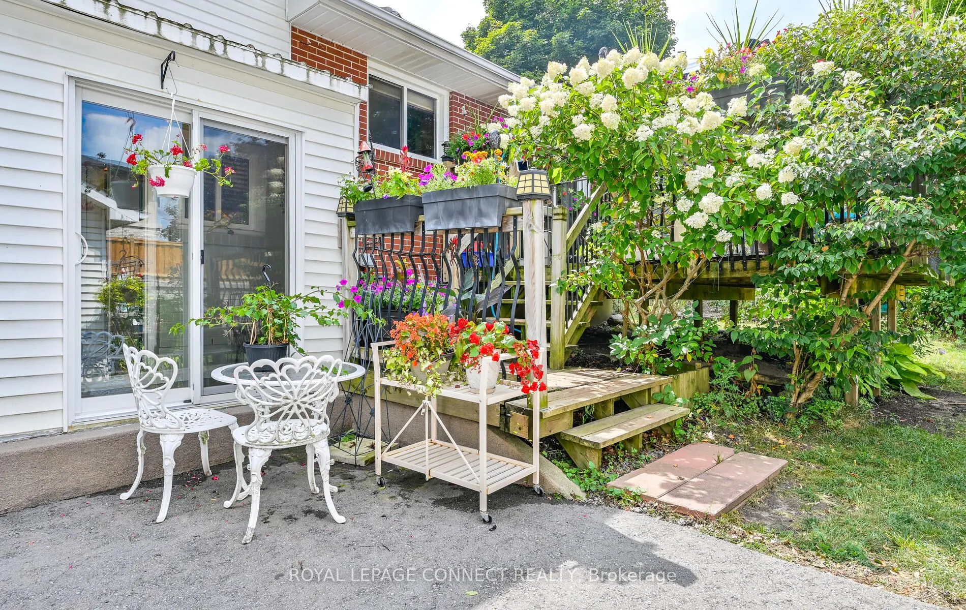 612 Maple Street W