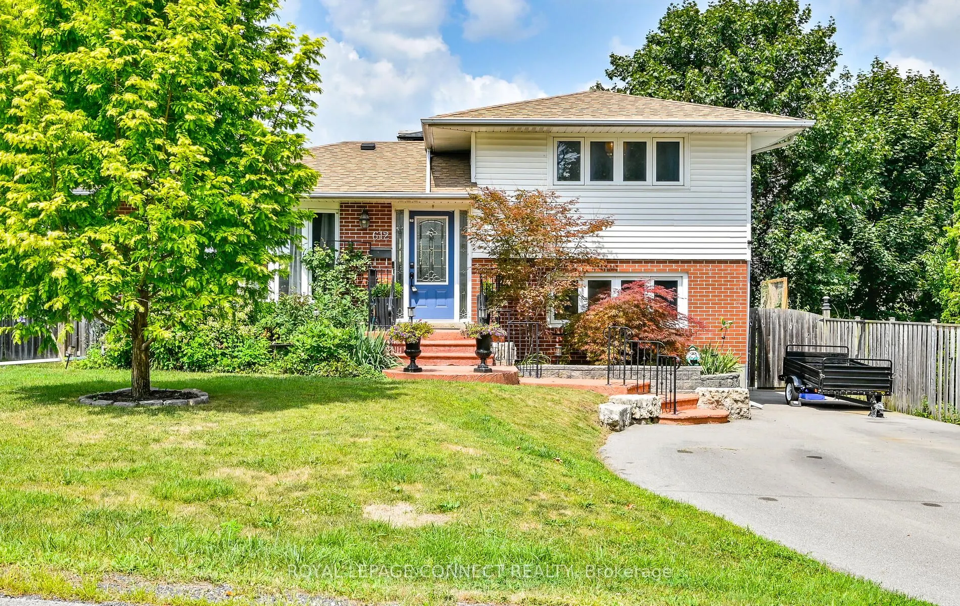 612 Maple Street W