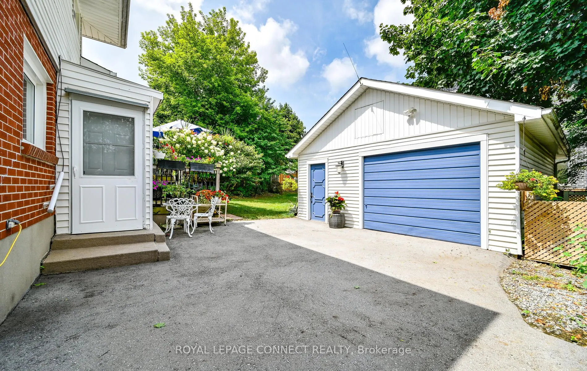 612 Maple Street W