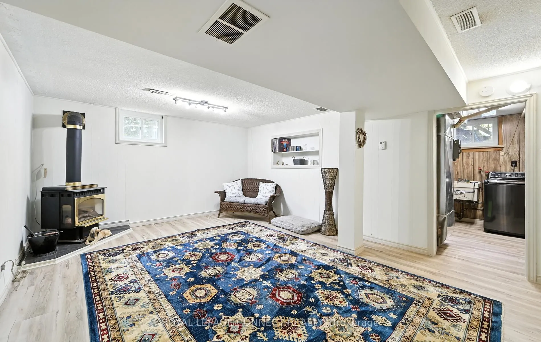 612 Maple Street W