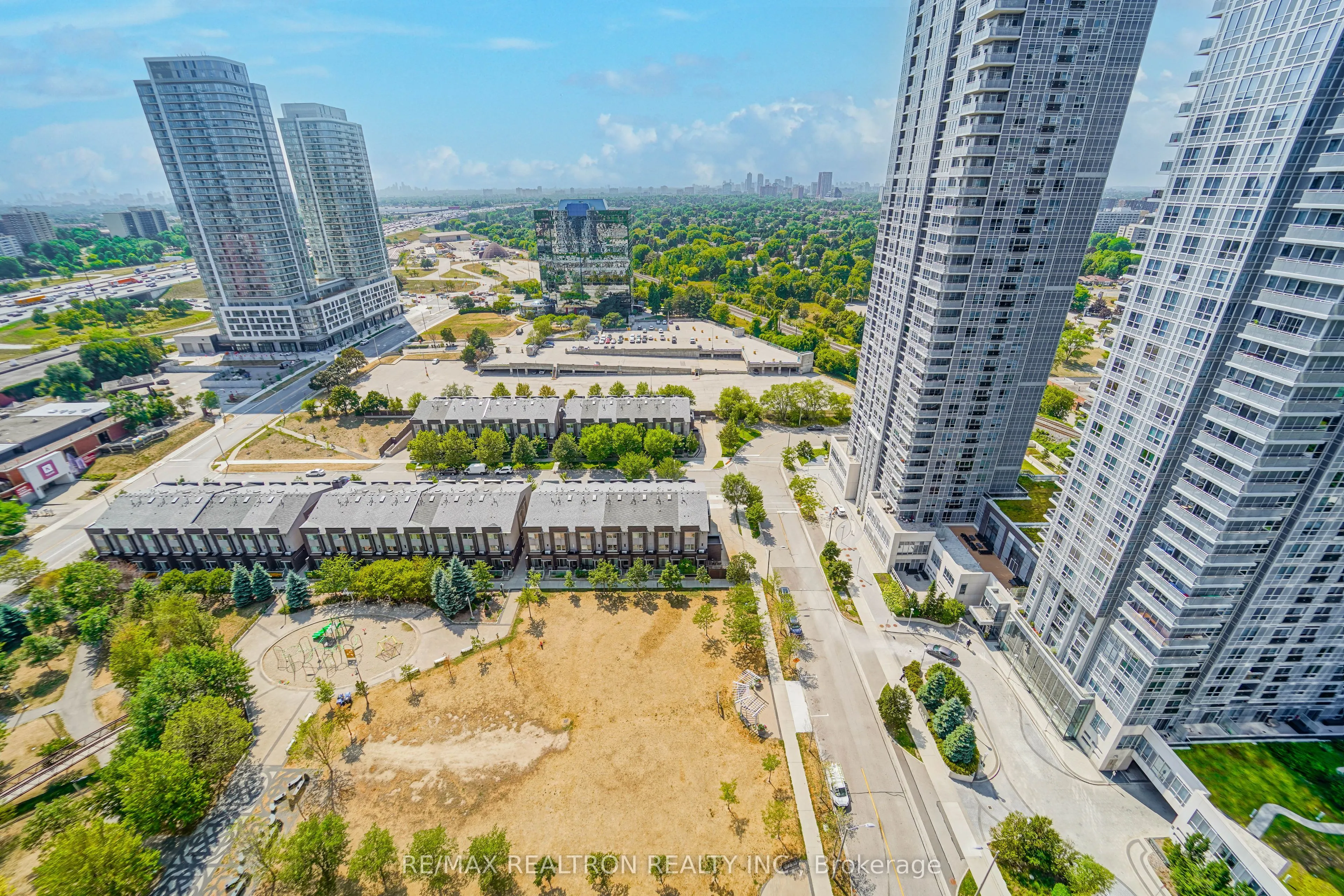181 Village Green Square, #2518