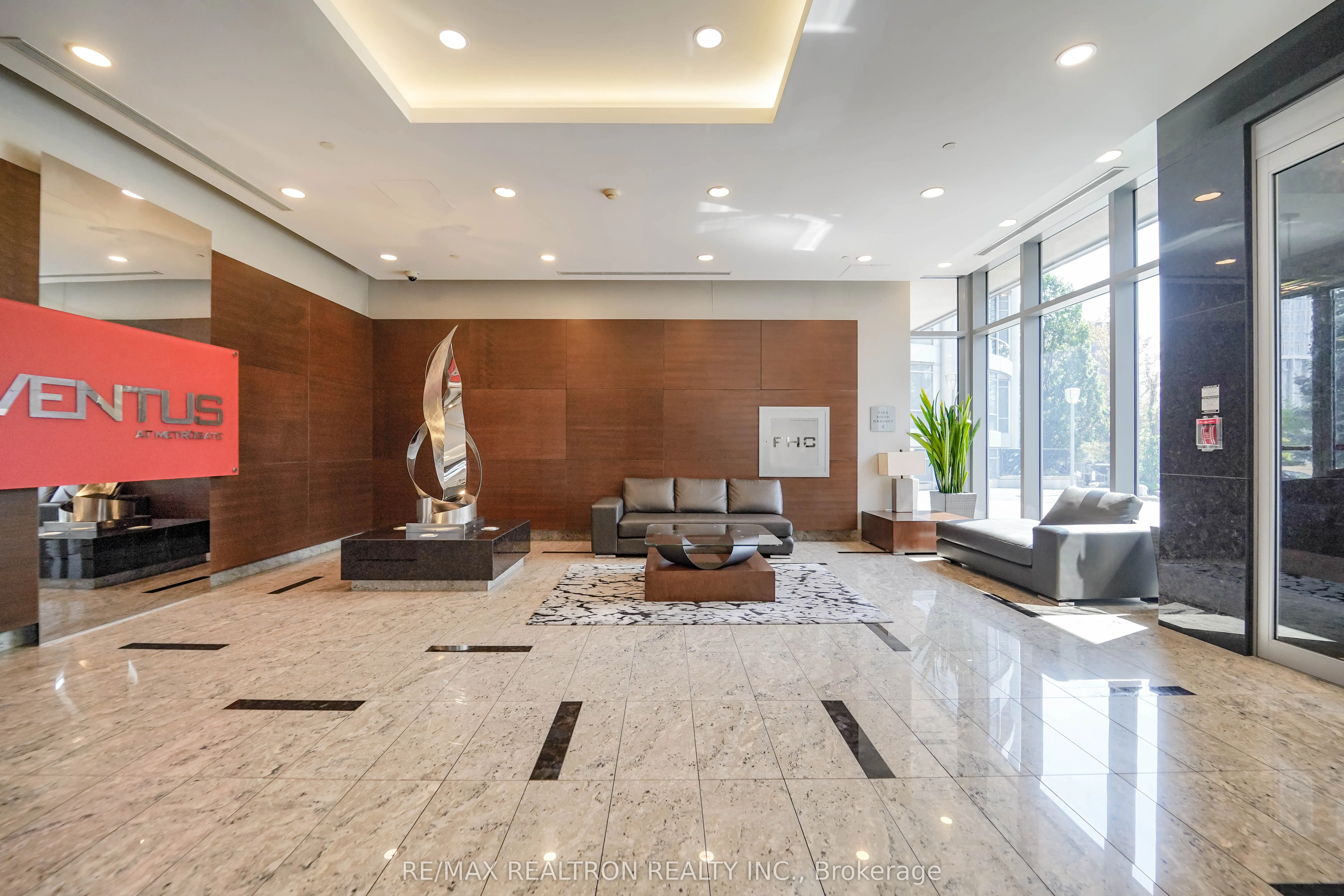 181 Village Green Square, #2518