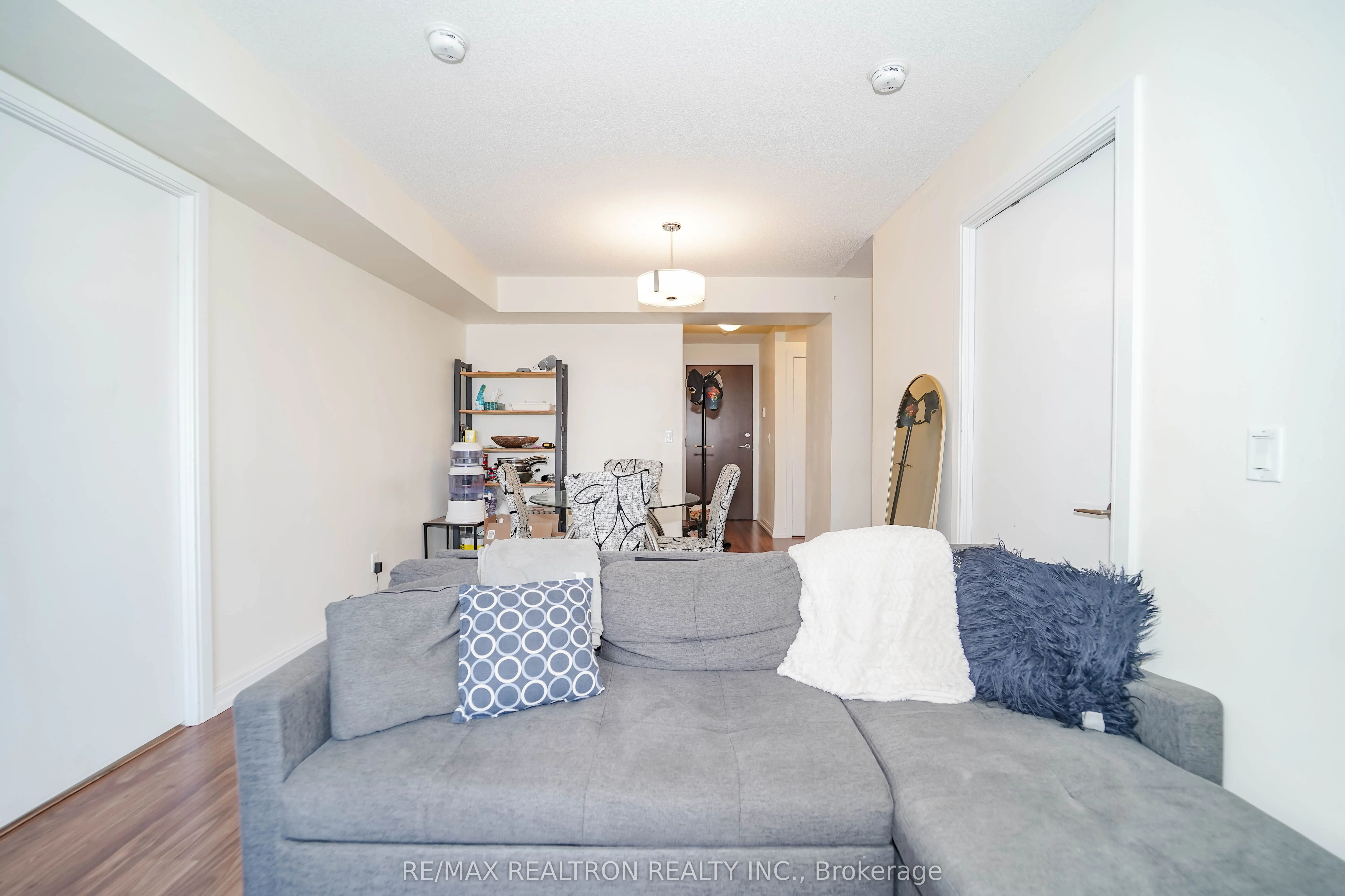 181 Village Green Square, #2518