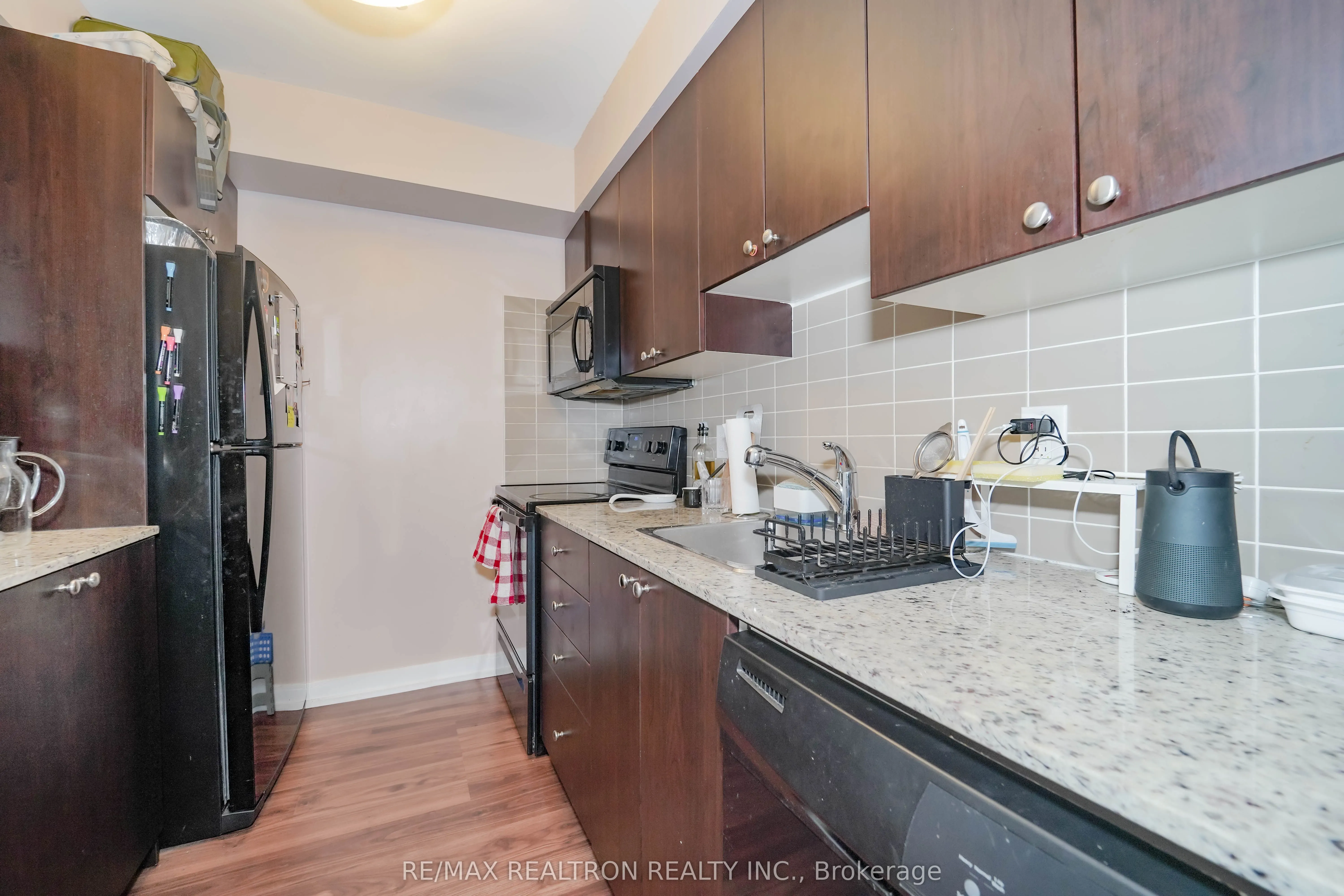 181 Village Green Square, #2518