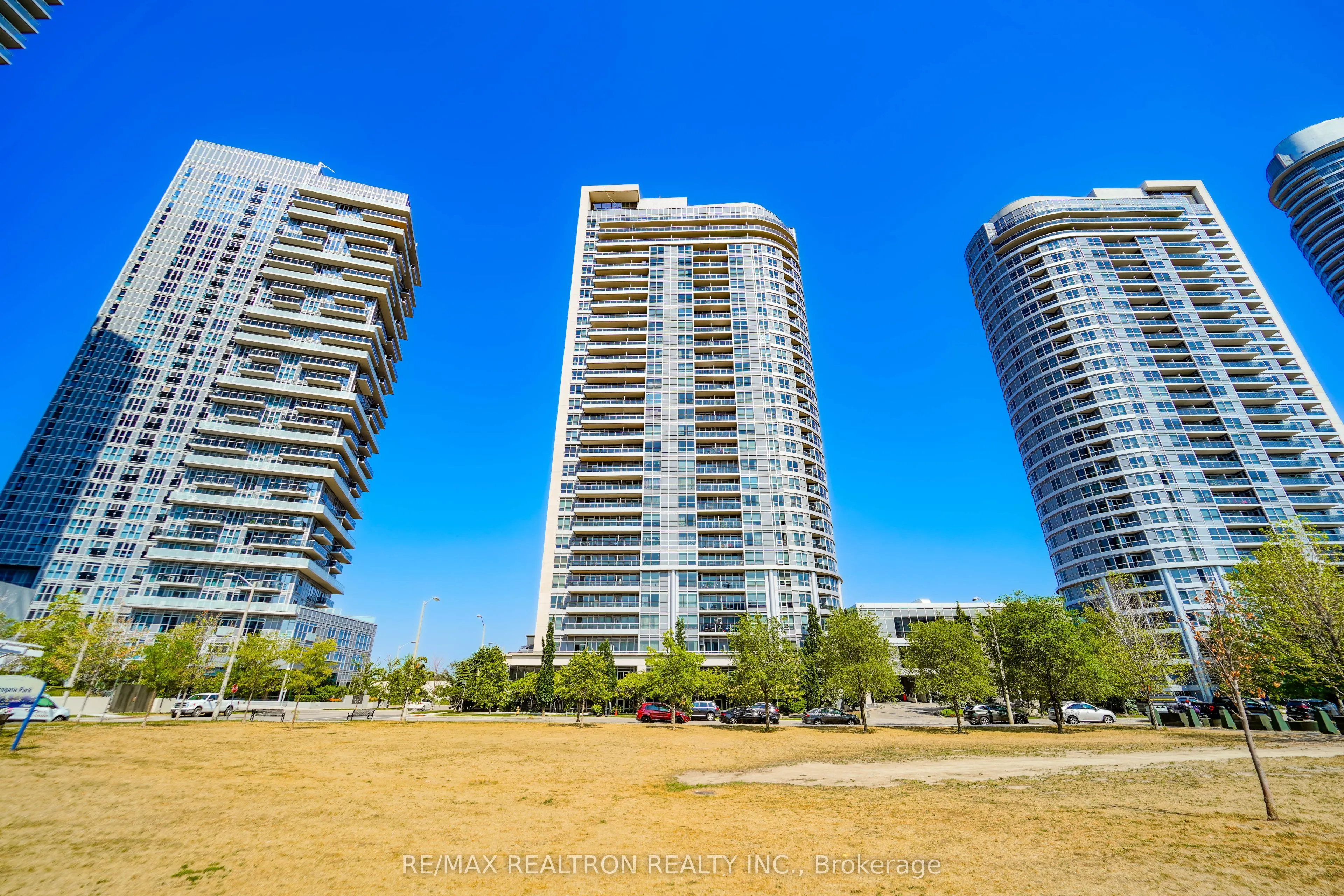 181 Village Green Square, #2518