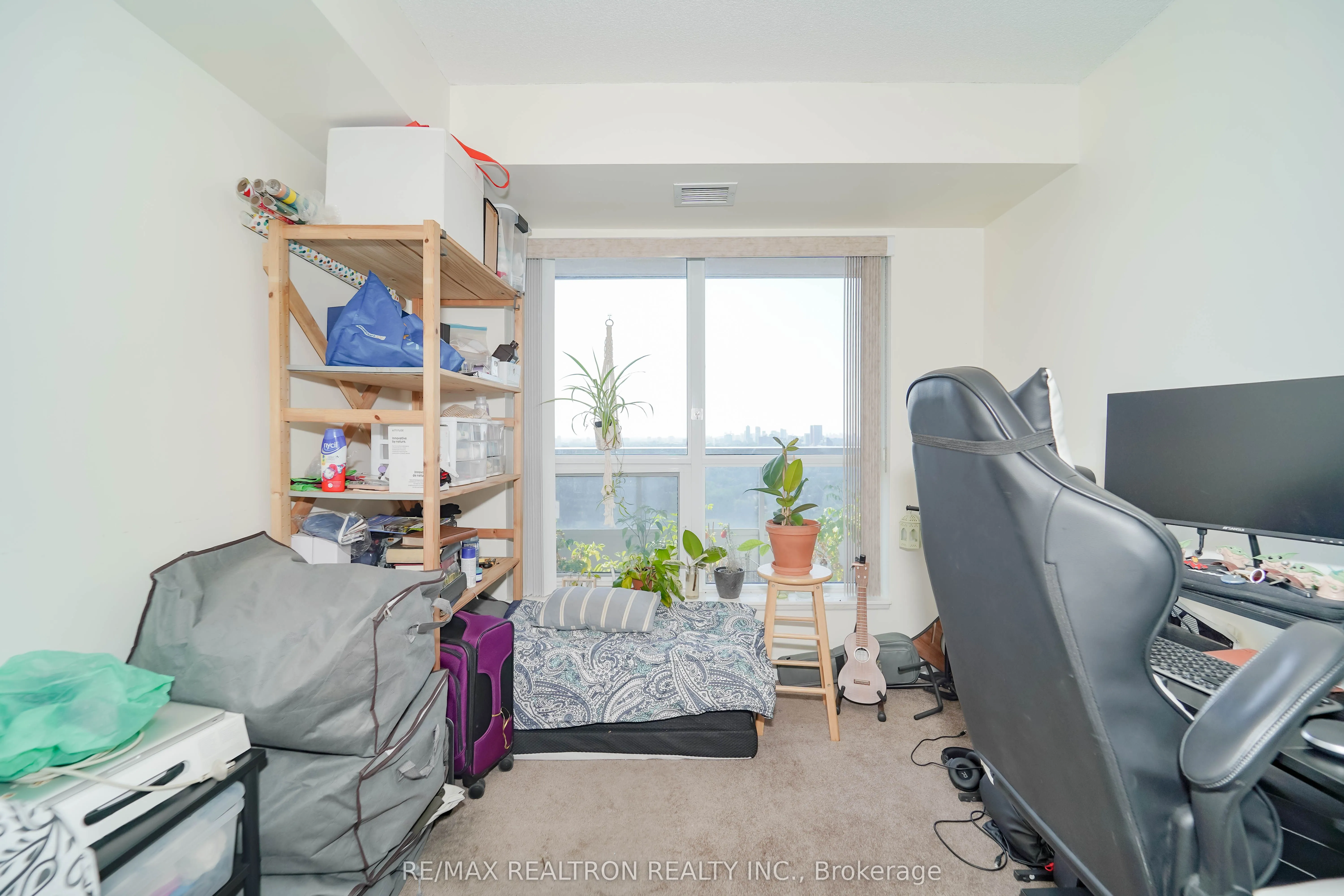 181 Village Green Square, #2518