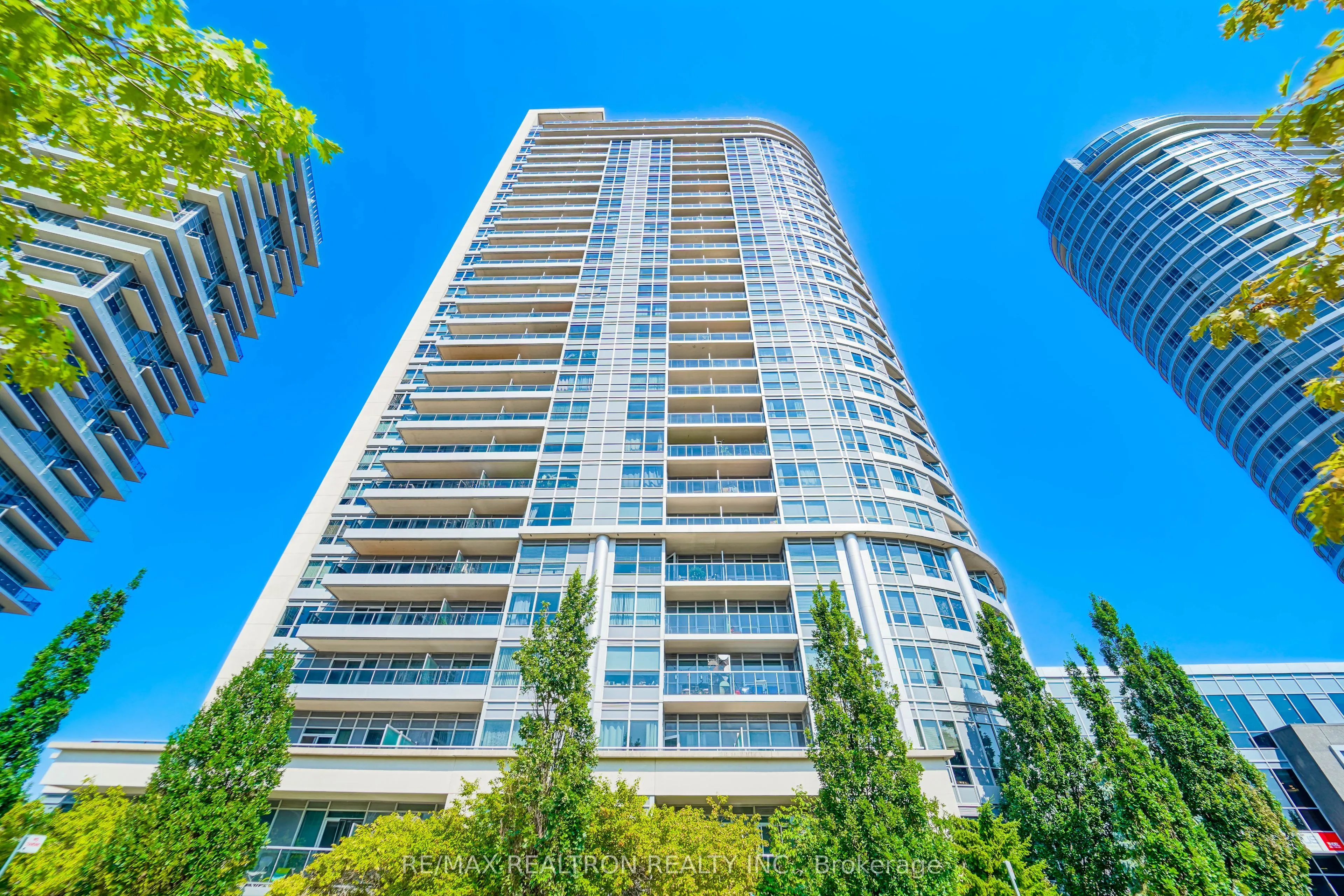 181 Village Green Square, #2518