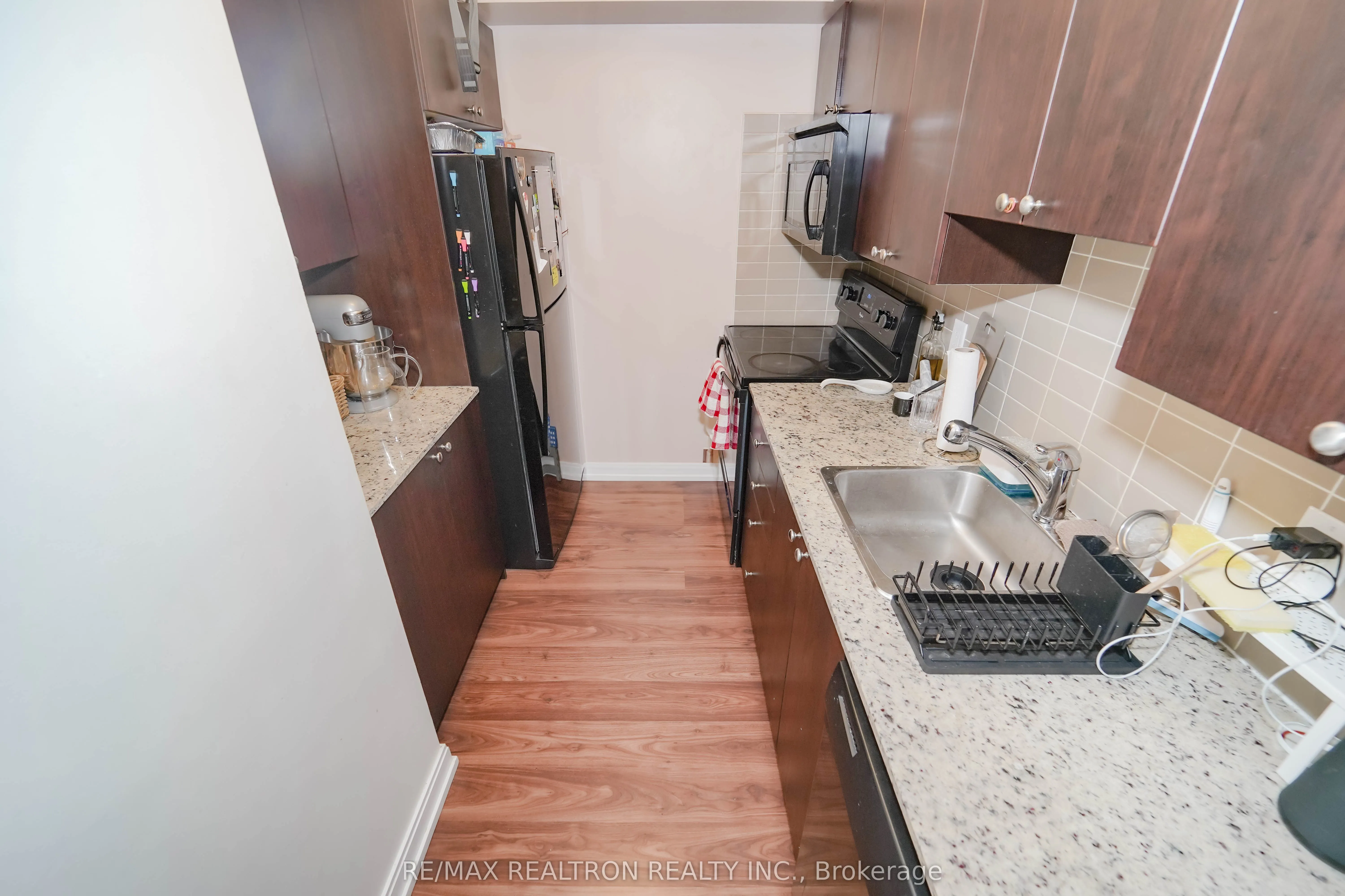 181 Village Green Square, #2518