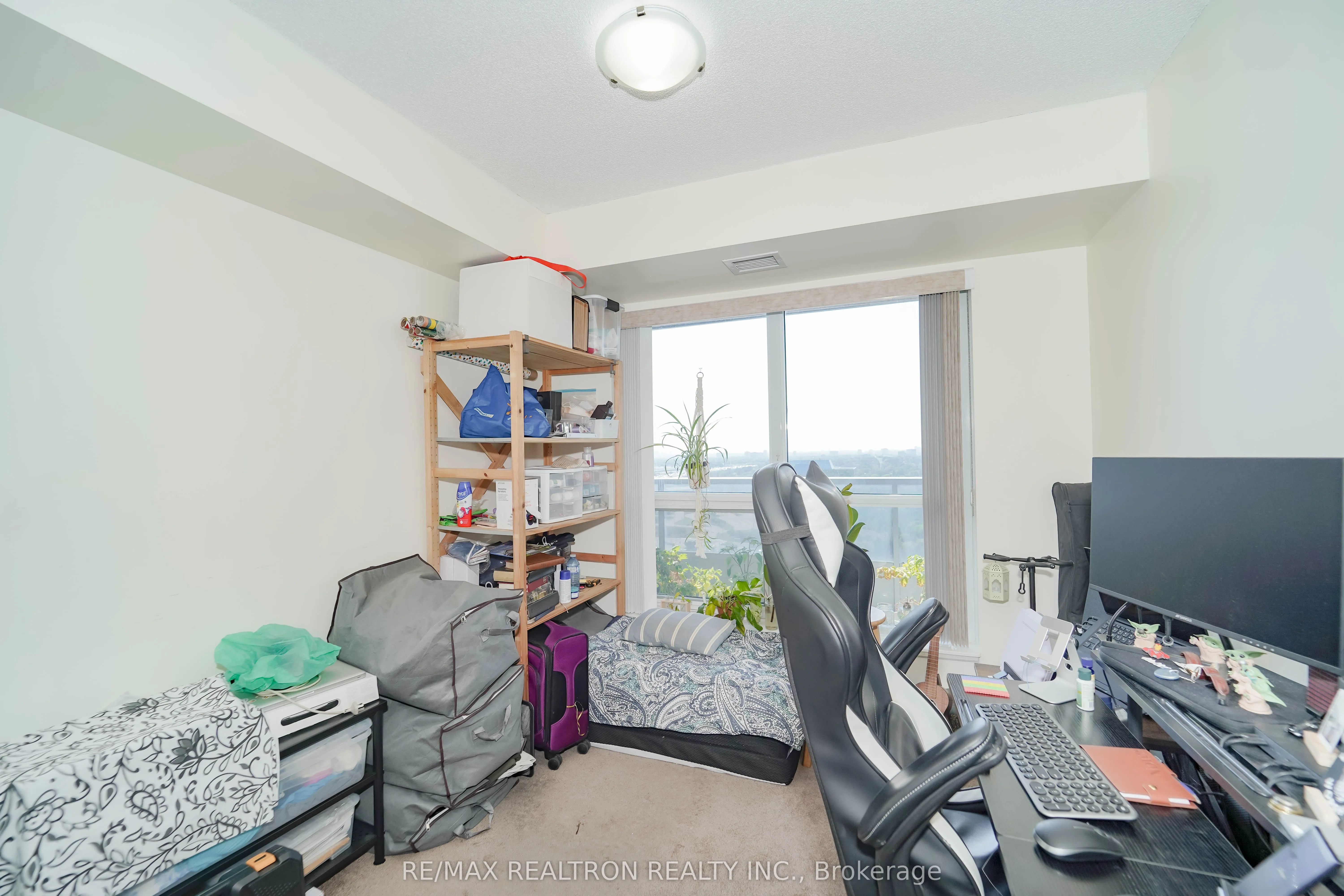 181 Village Green Square, #2518