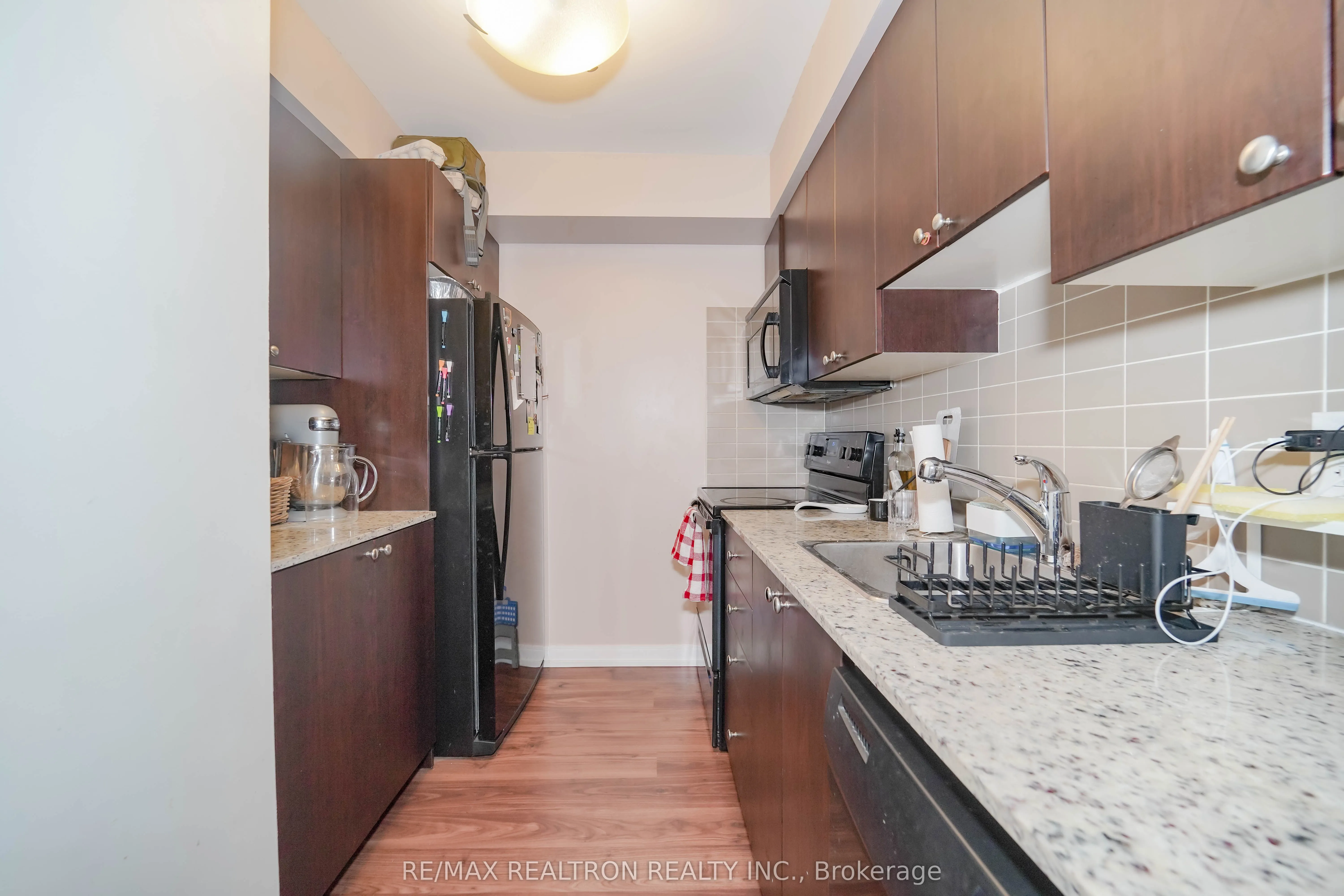 181 Village Green Square, #2518