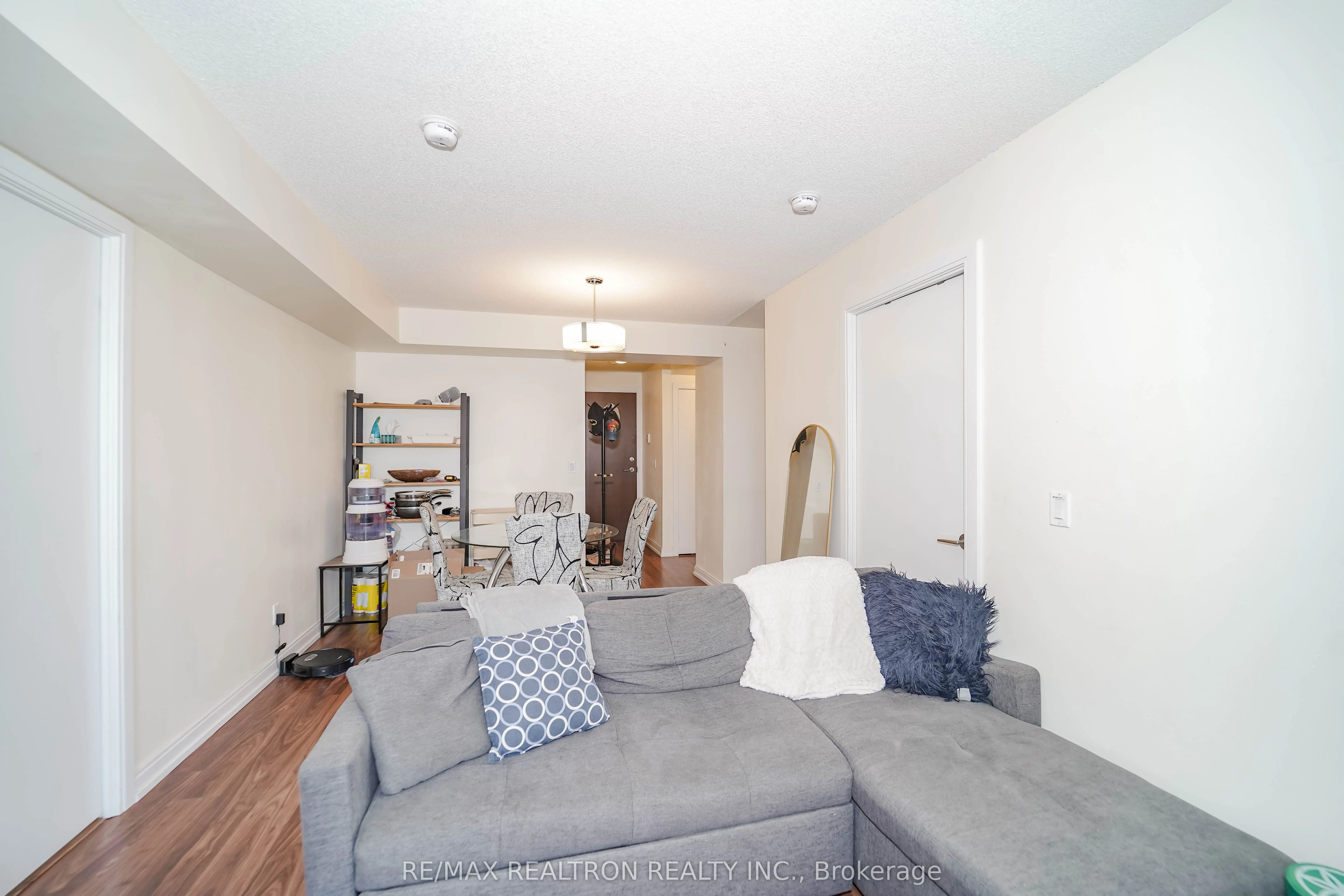 181 Village Green Square, #2518