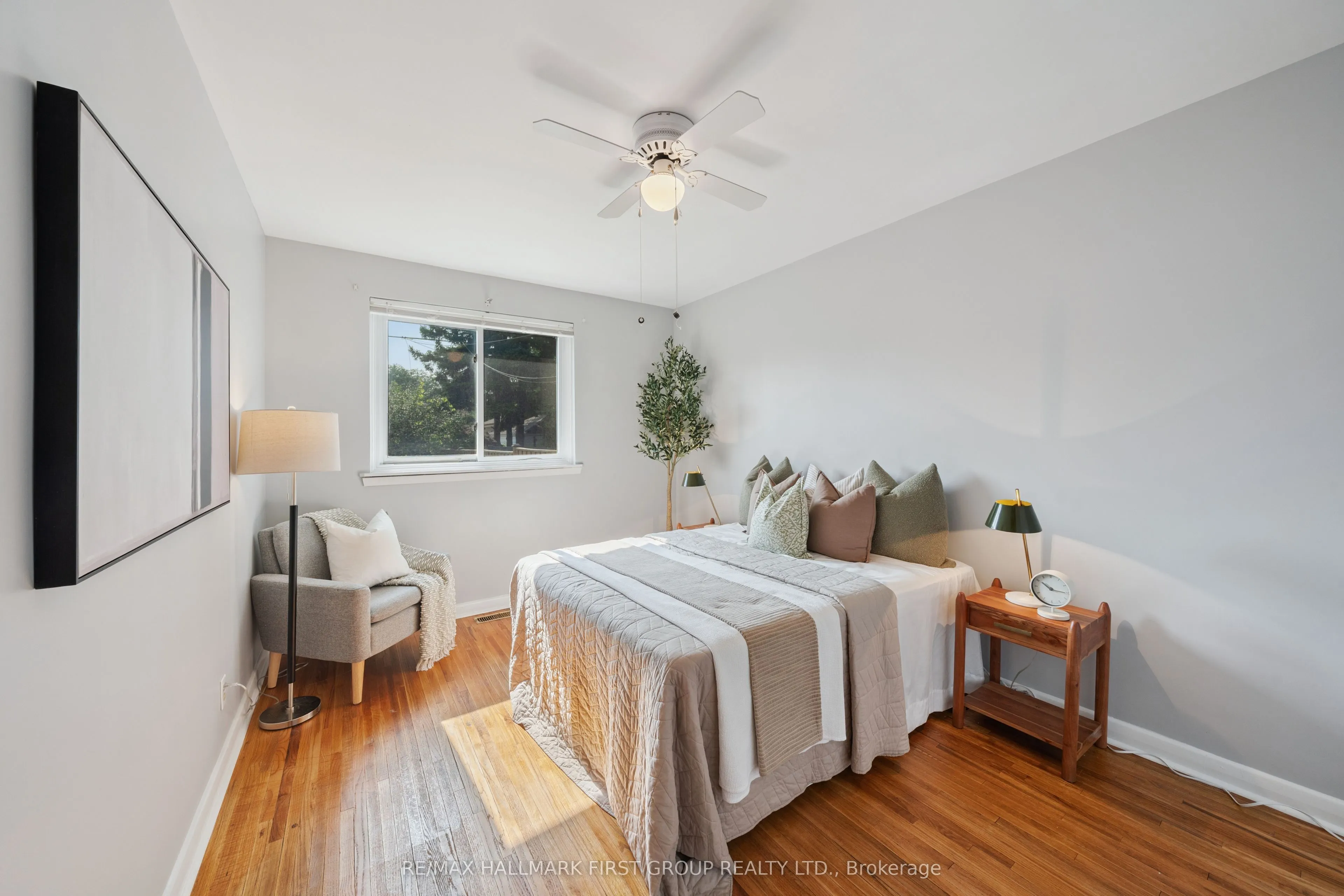 2 Thorncroft Crescent