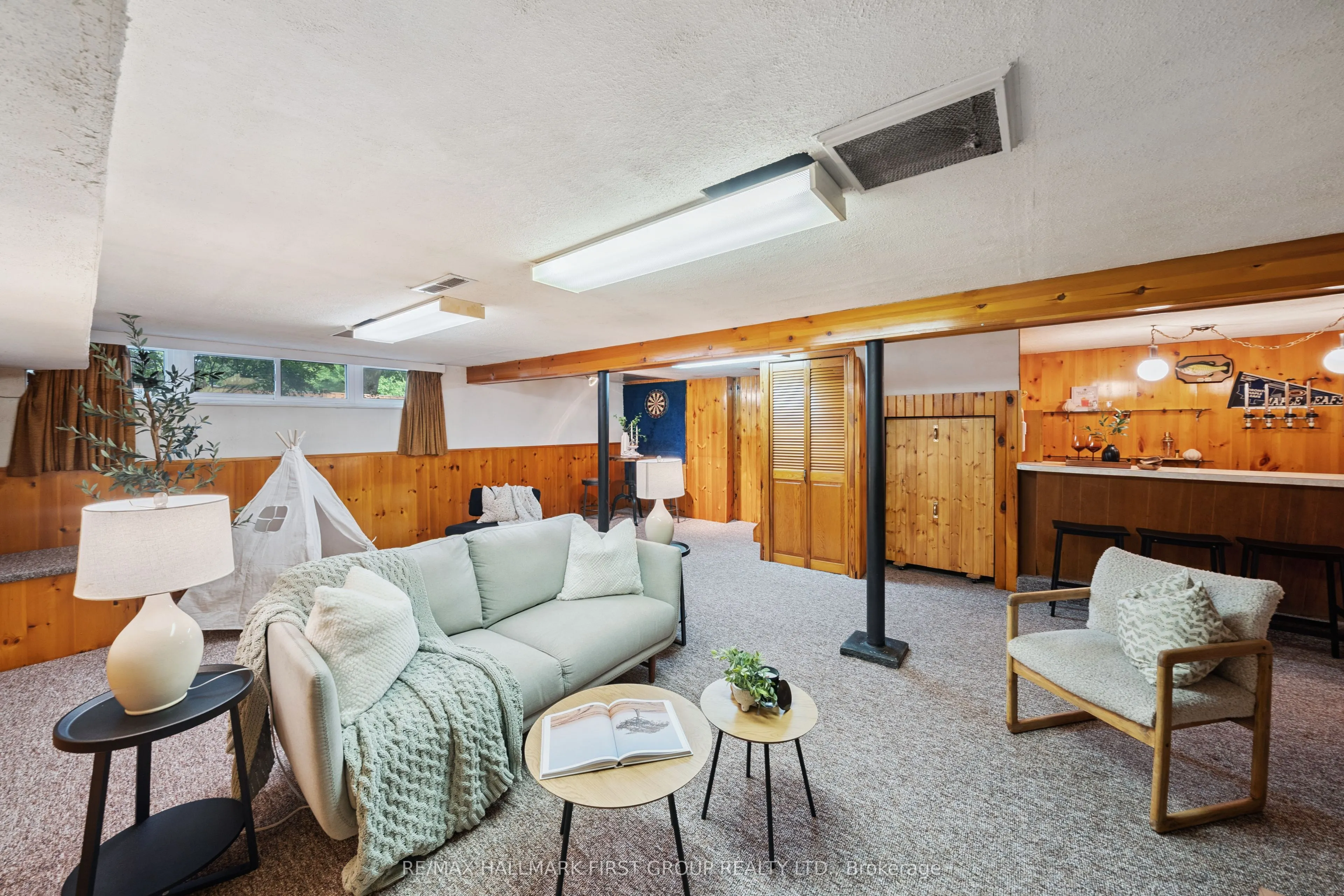 2 Thorncroft Crescent