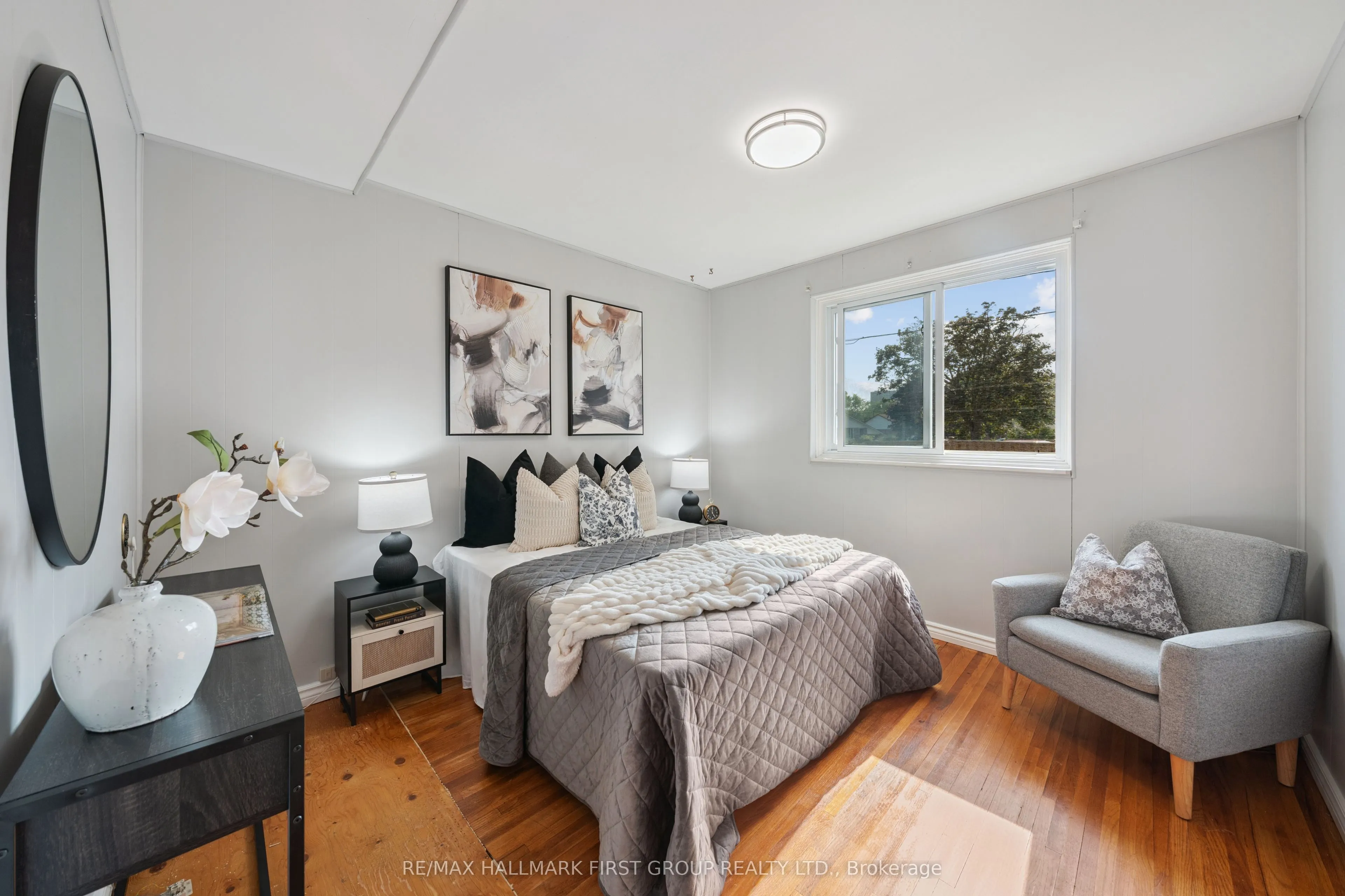 2 Thorncroft Crescent