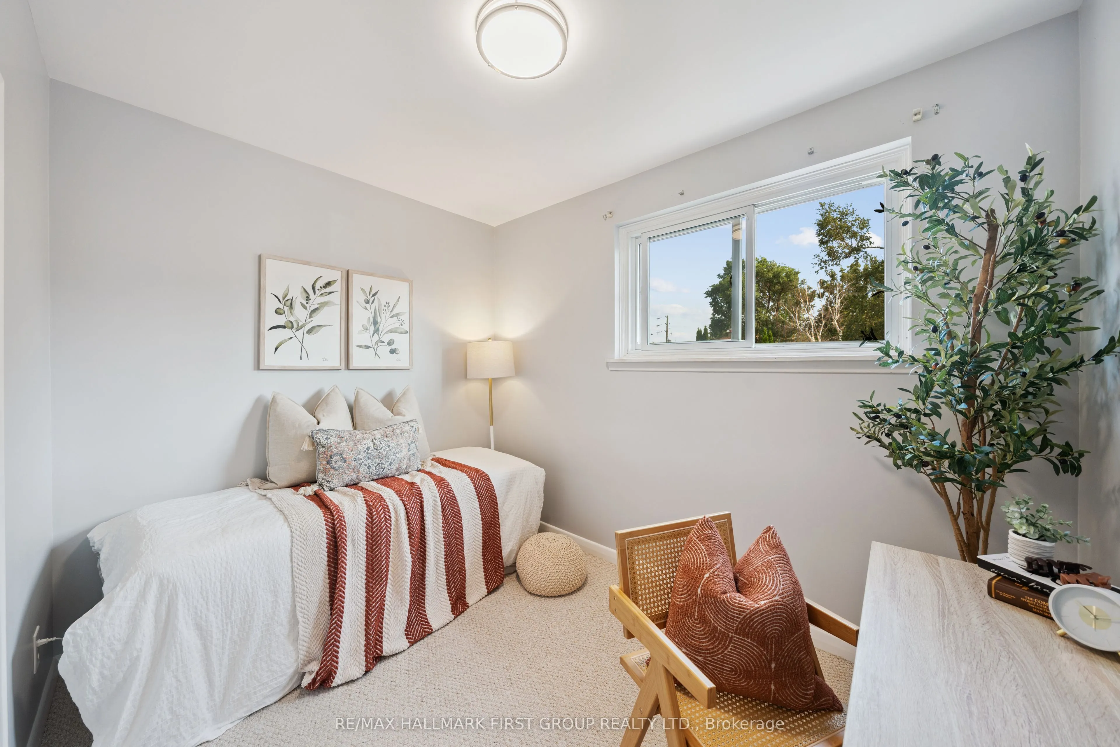 2 Thorncroft Crescent