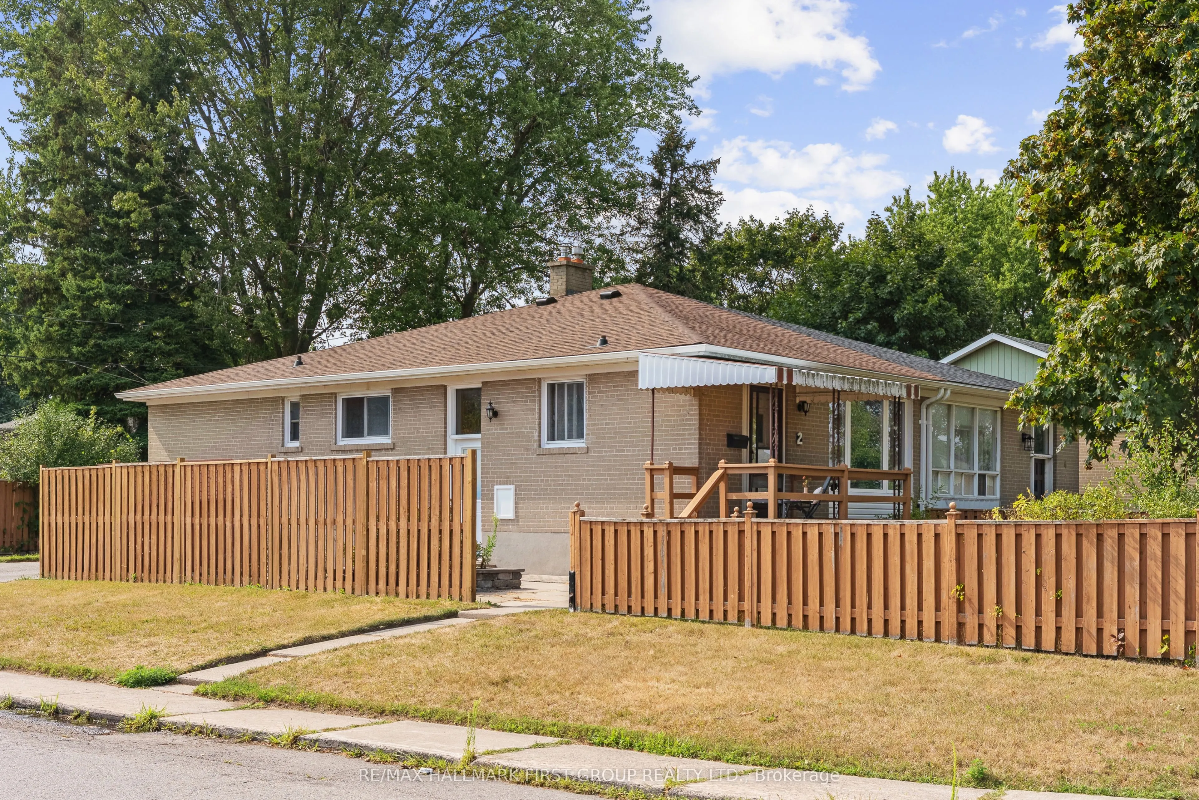 2 Thorncroft Crescent