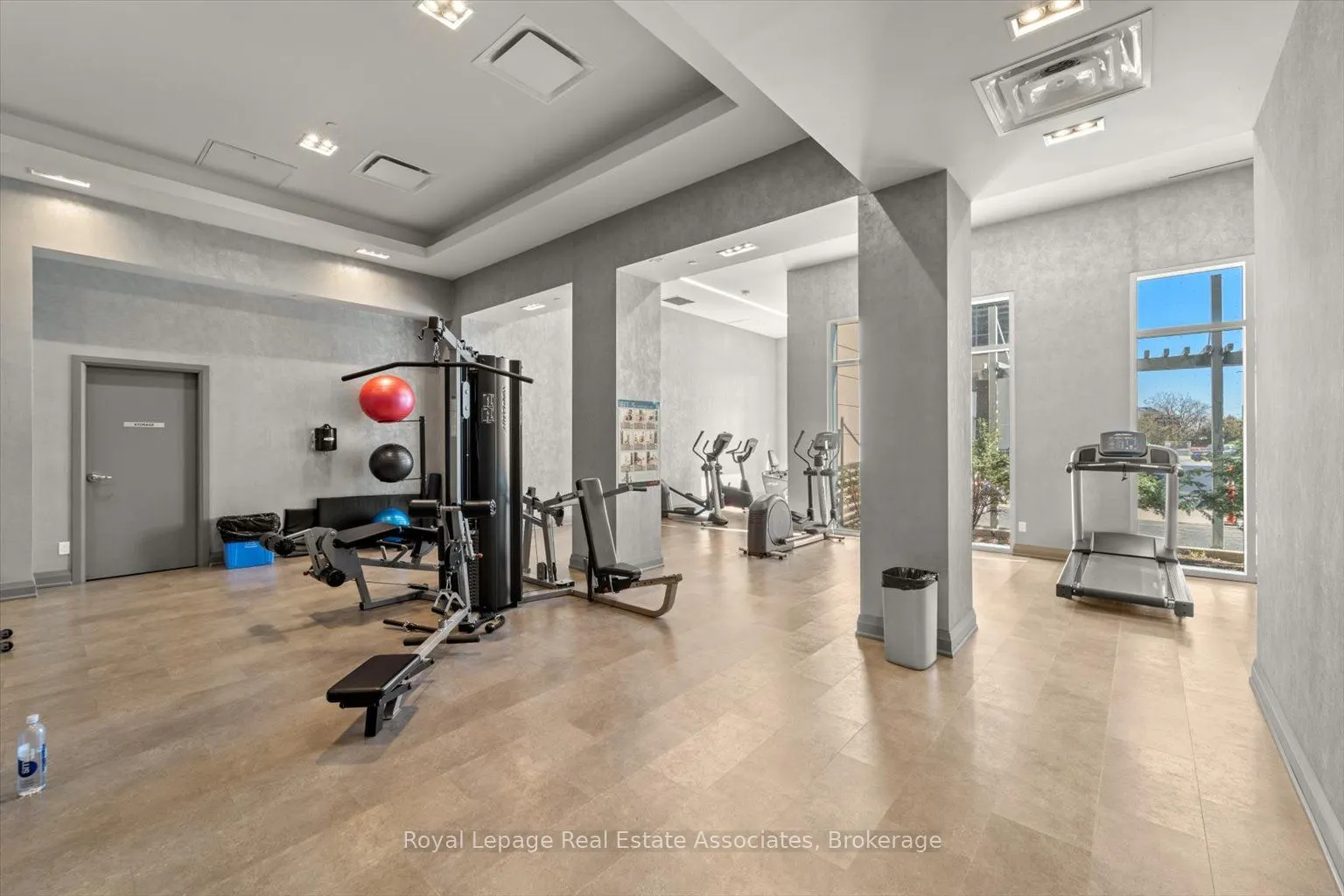 30 Meadowglen Place, #1106