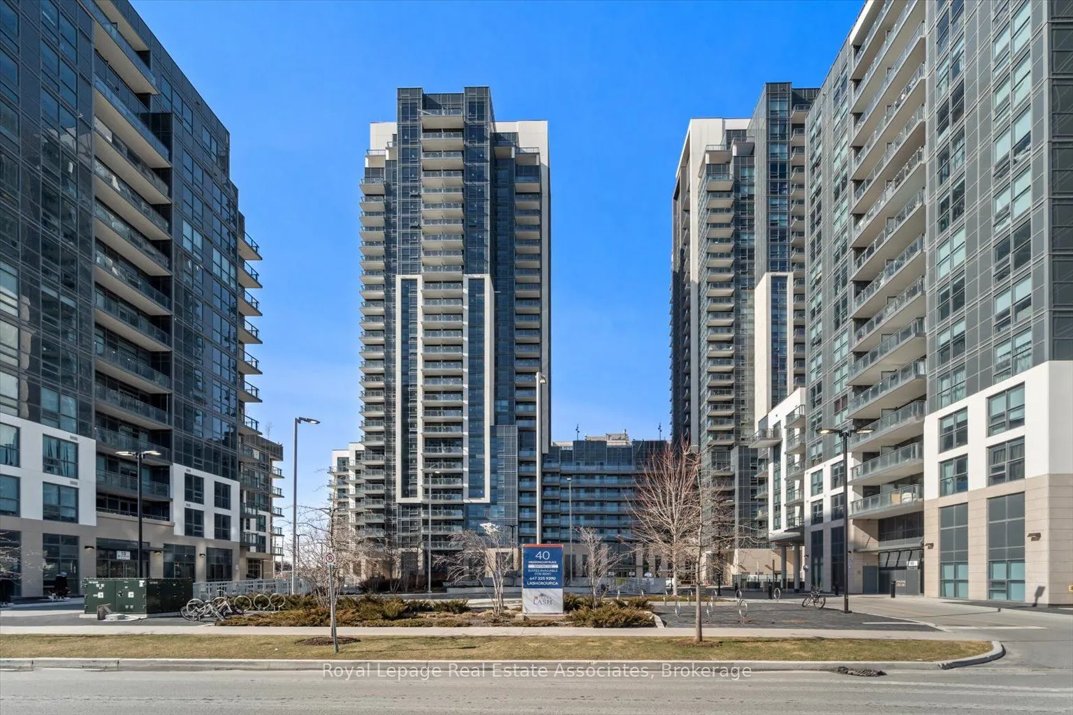 30 Meadowglen Place, #1106