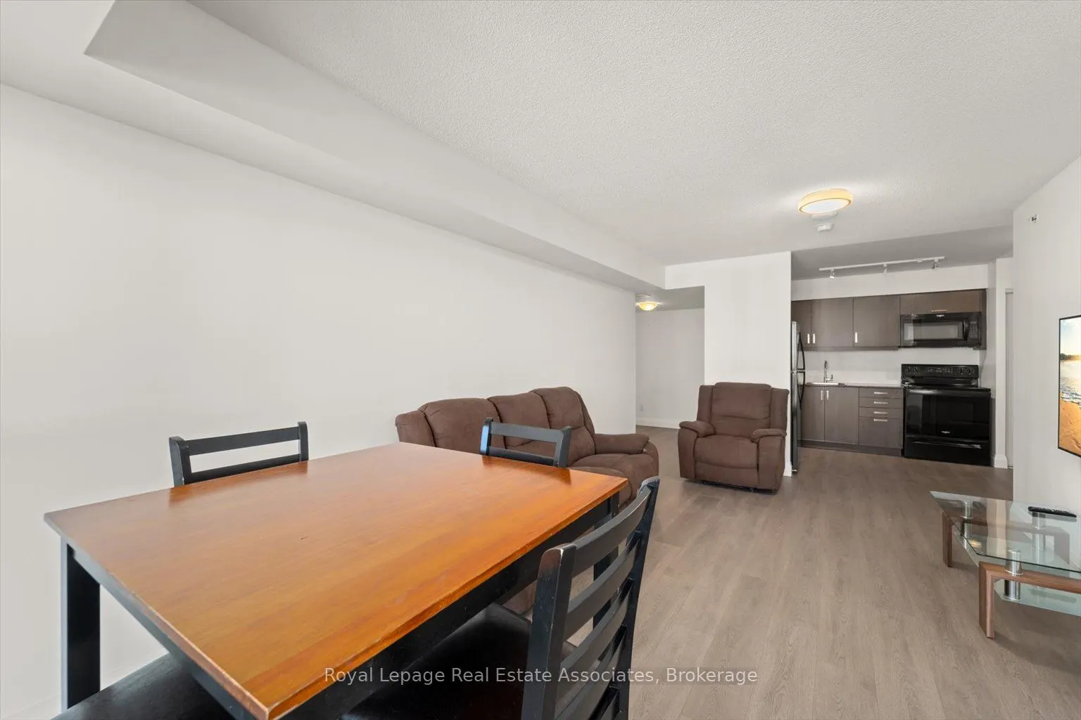 30 Meadowglen Place, #1106