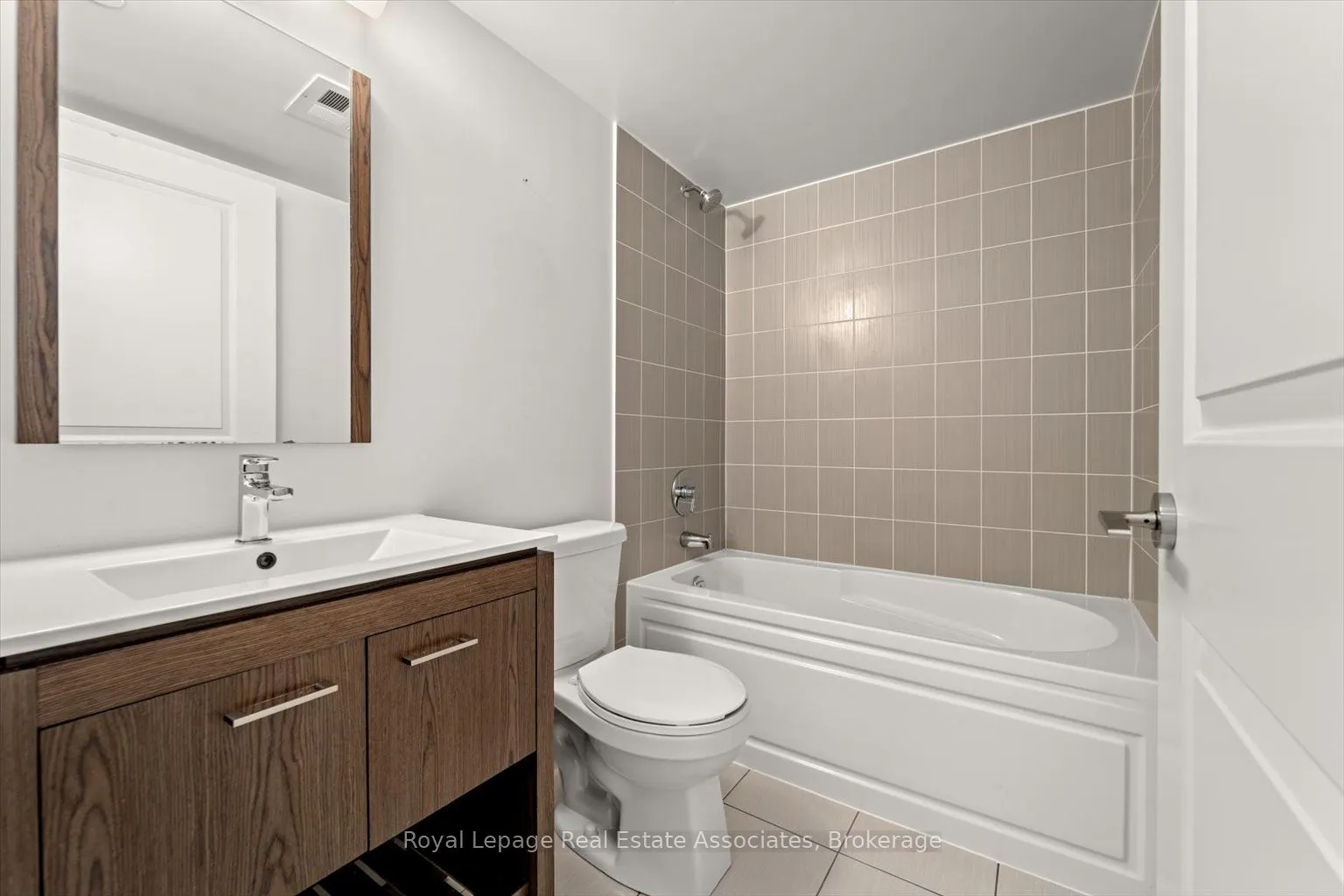 30 Meadowglen Place, #1106