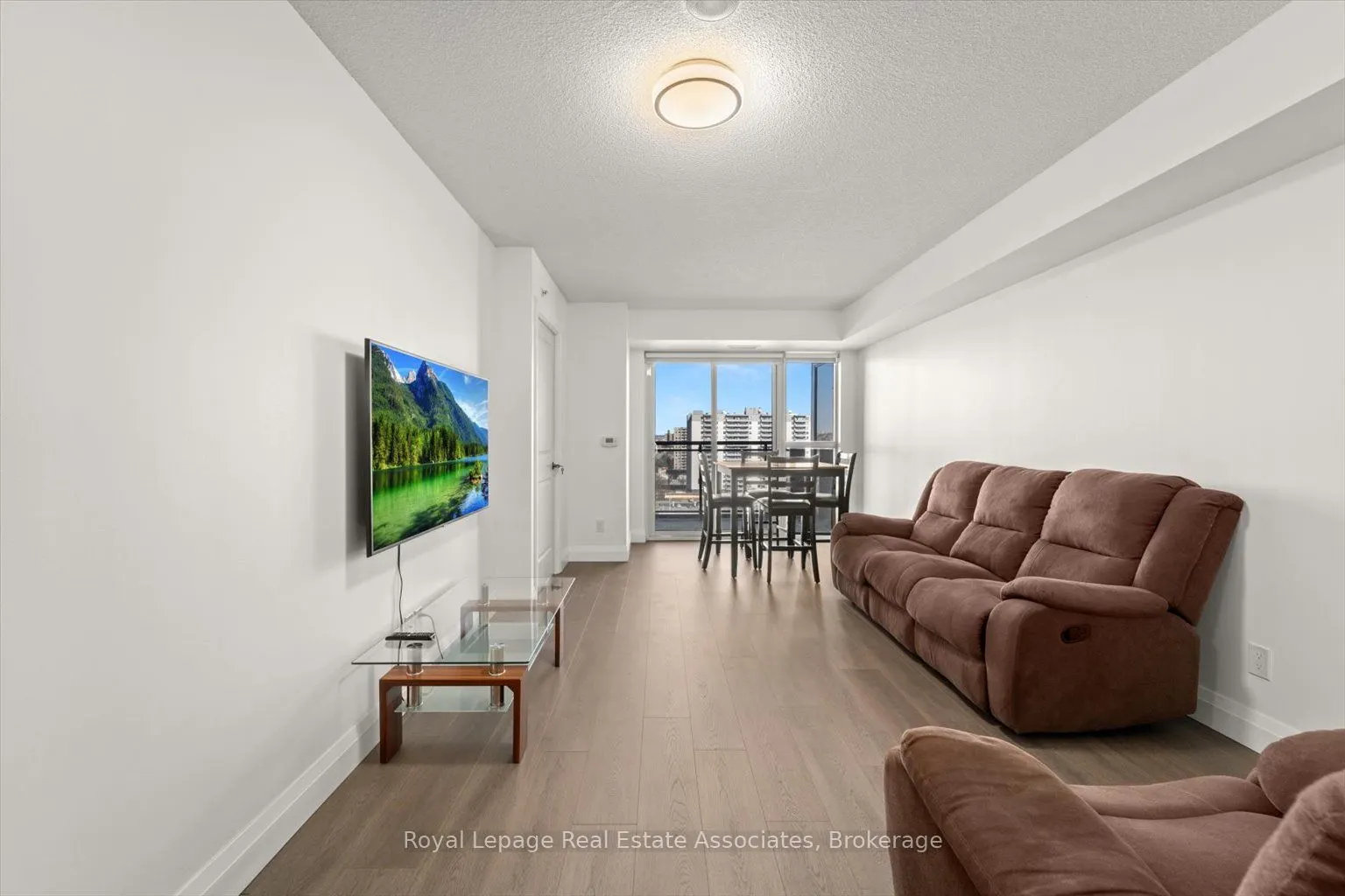30 Meadowglen Place, #1106