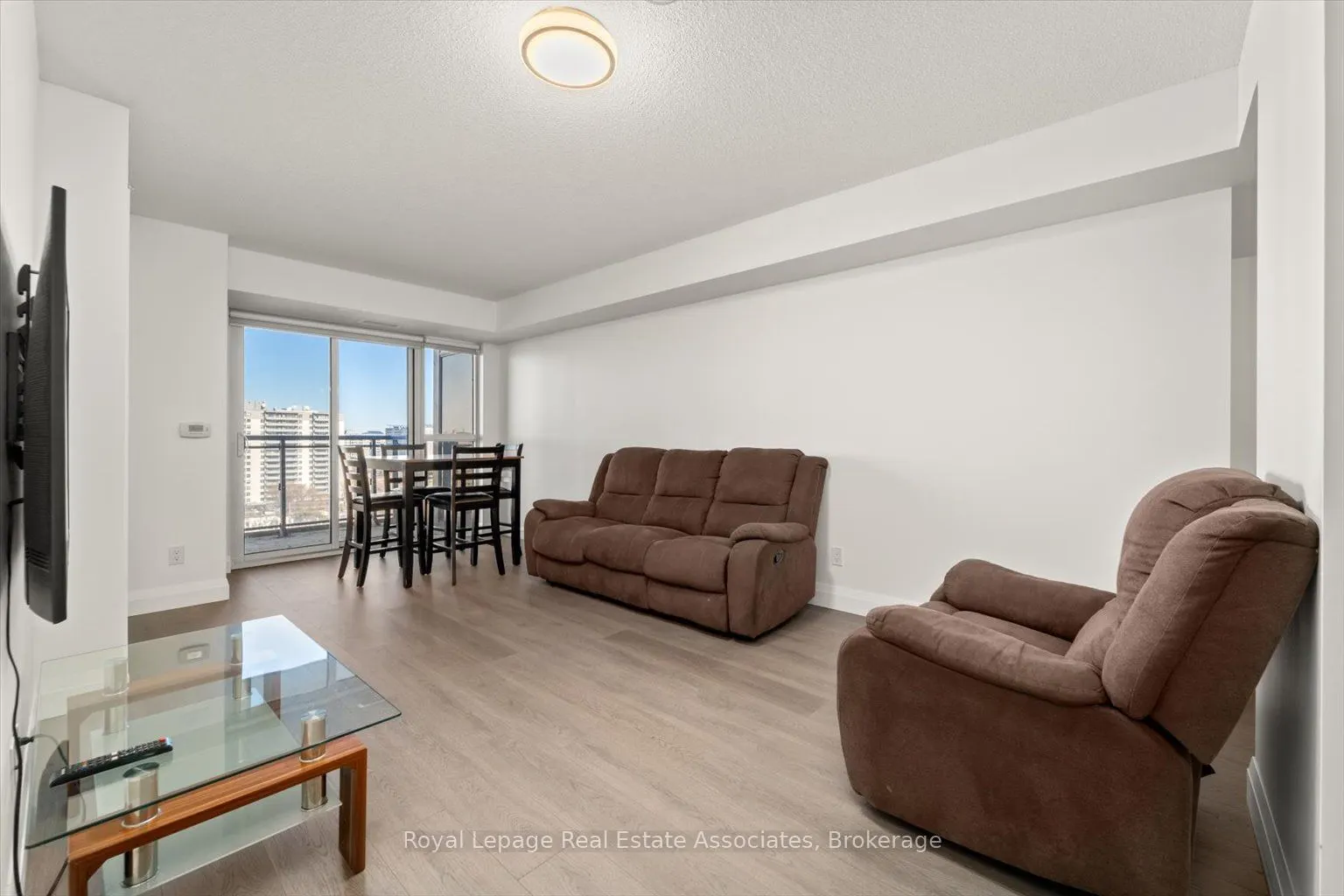 30 Meadowglen Place, #1106