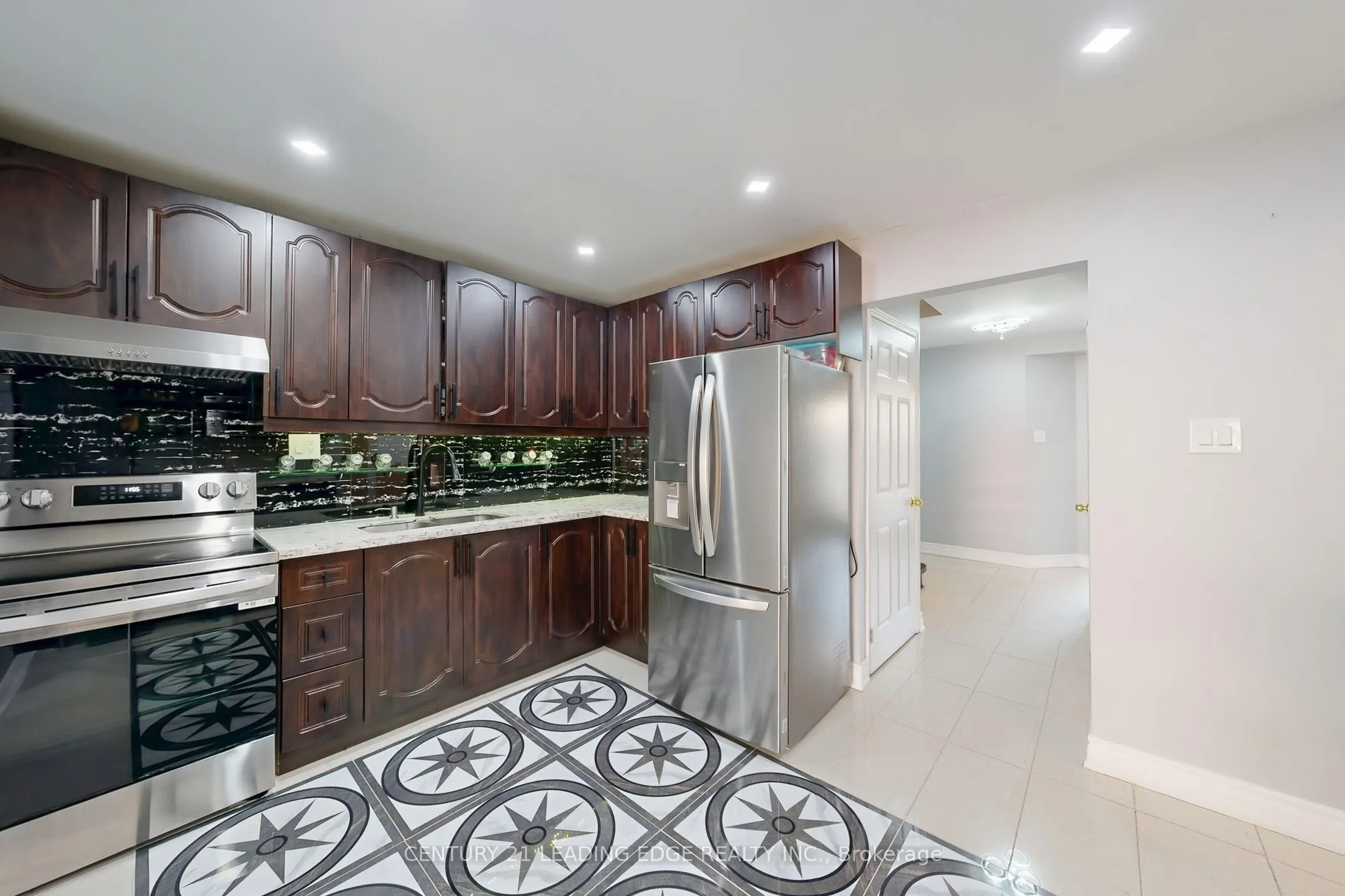 28 Longsword Drive