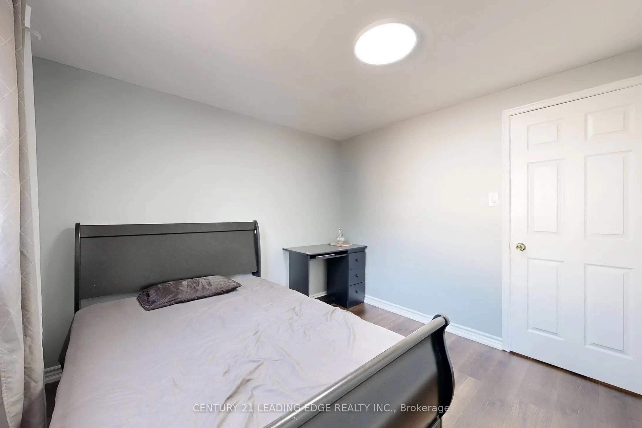 28 Longsword Drive