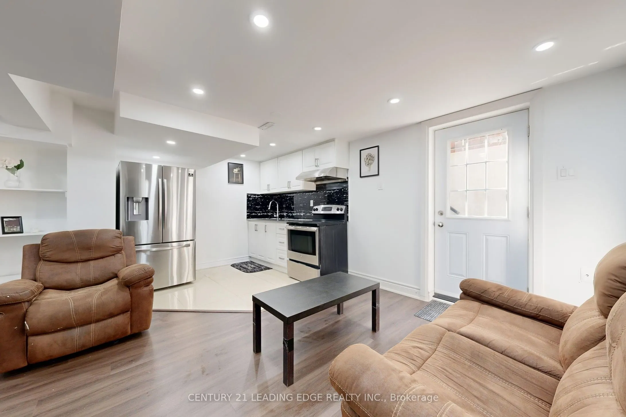 28 Longsword Drive