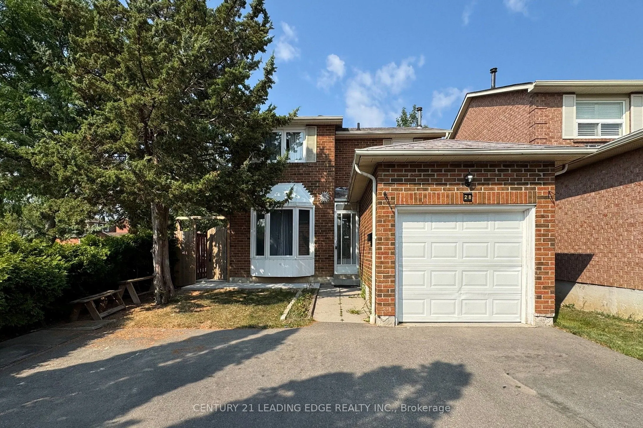 28 Longsword Drive