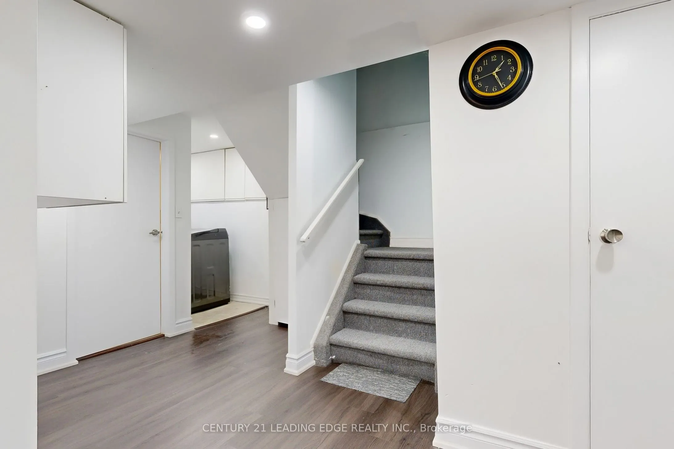 28 Longsword Drive