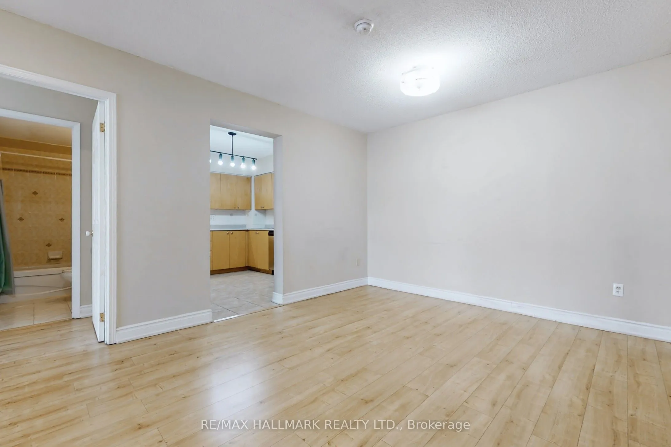 39 Kimbercroft Court, #411