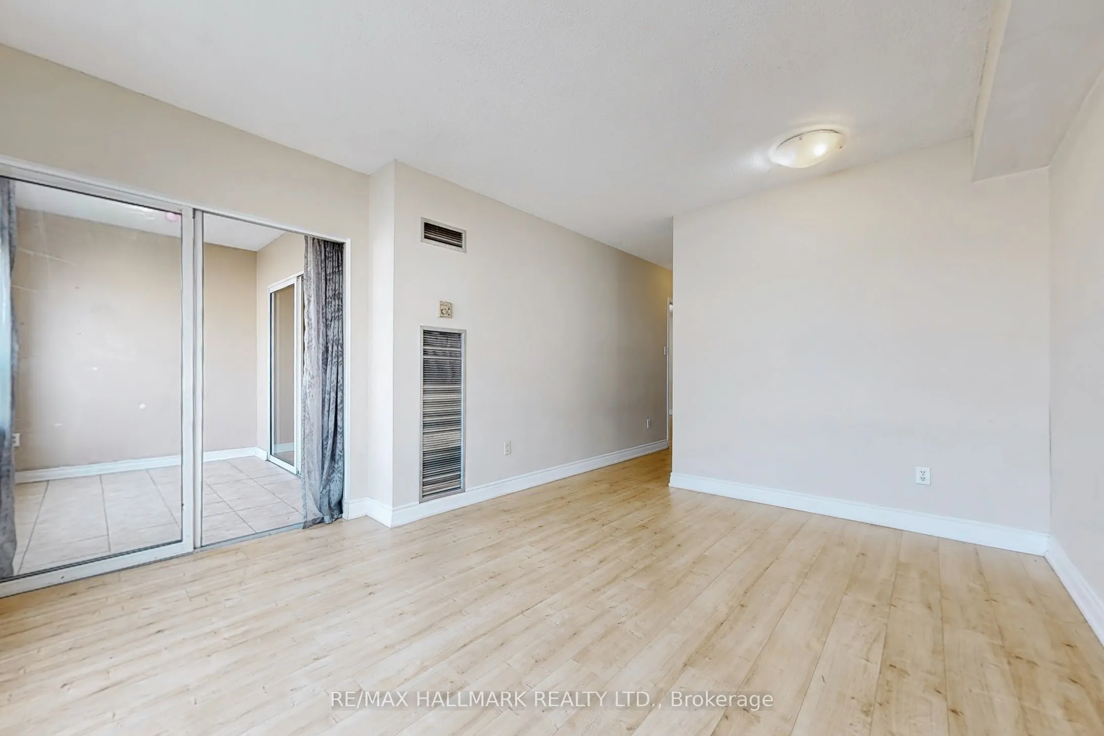 39 Kimbercroft Court, #411