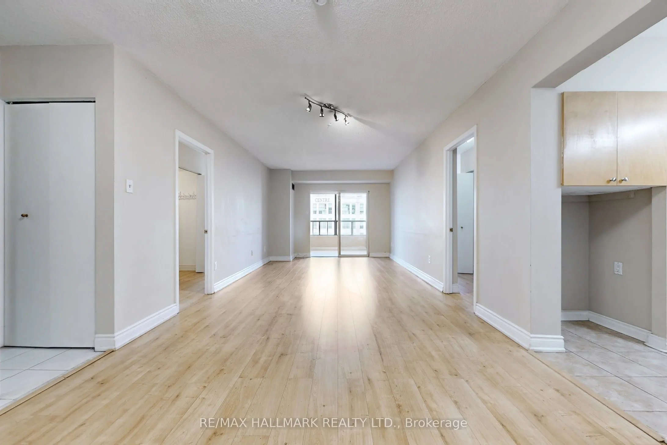 39 Kimbercroft Court, #411
